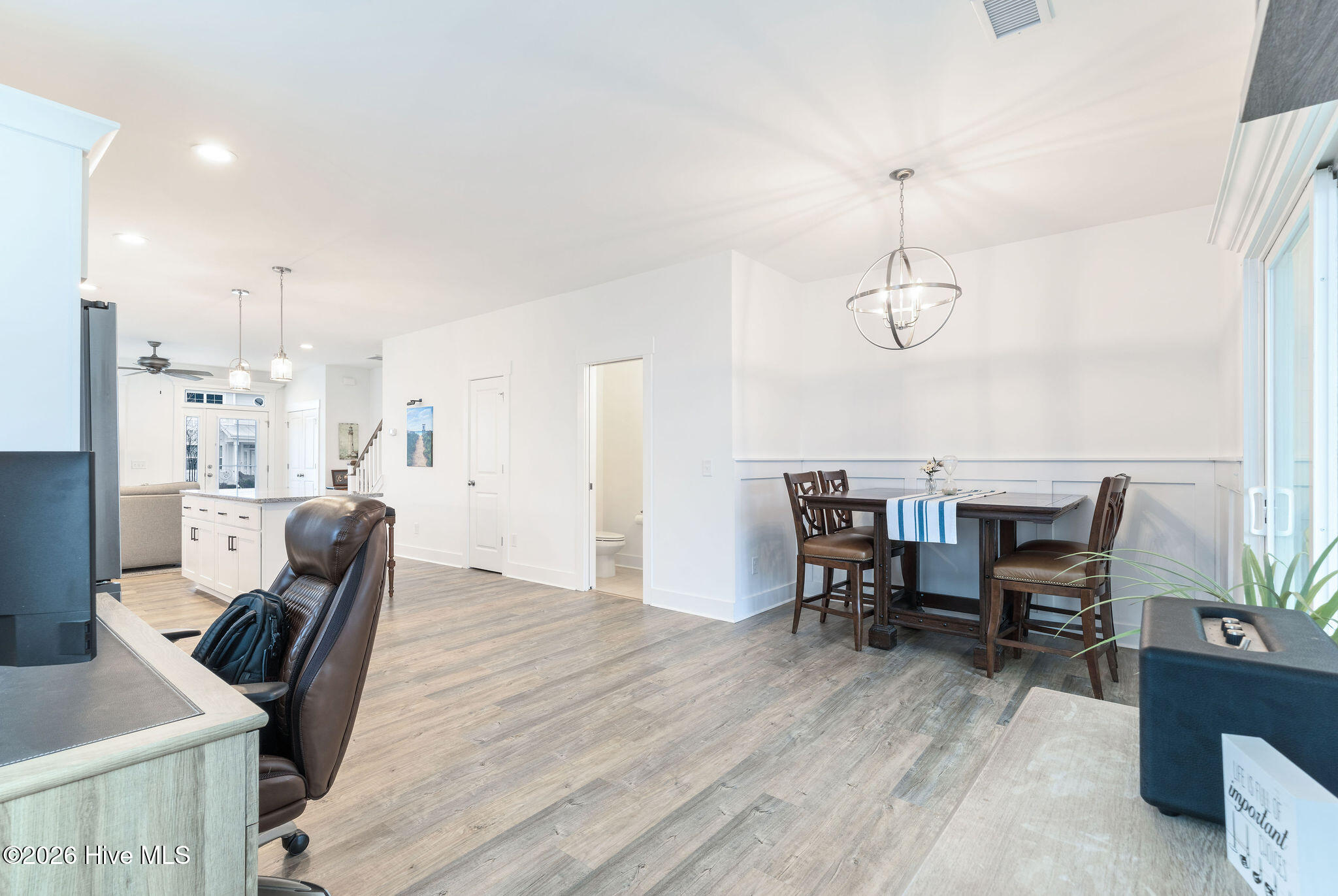 100553298 | Photo 13