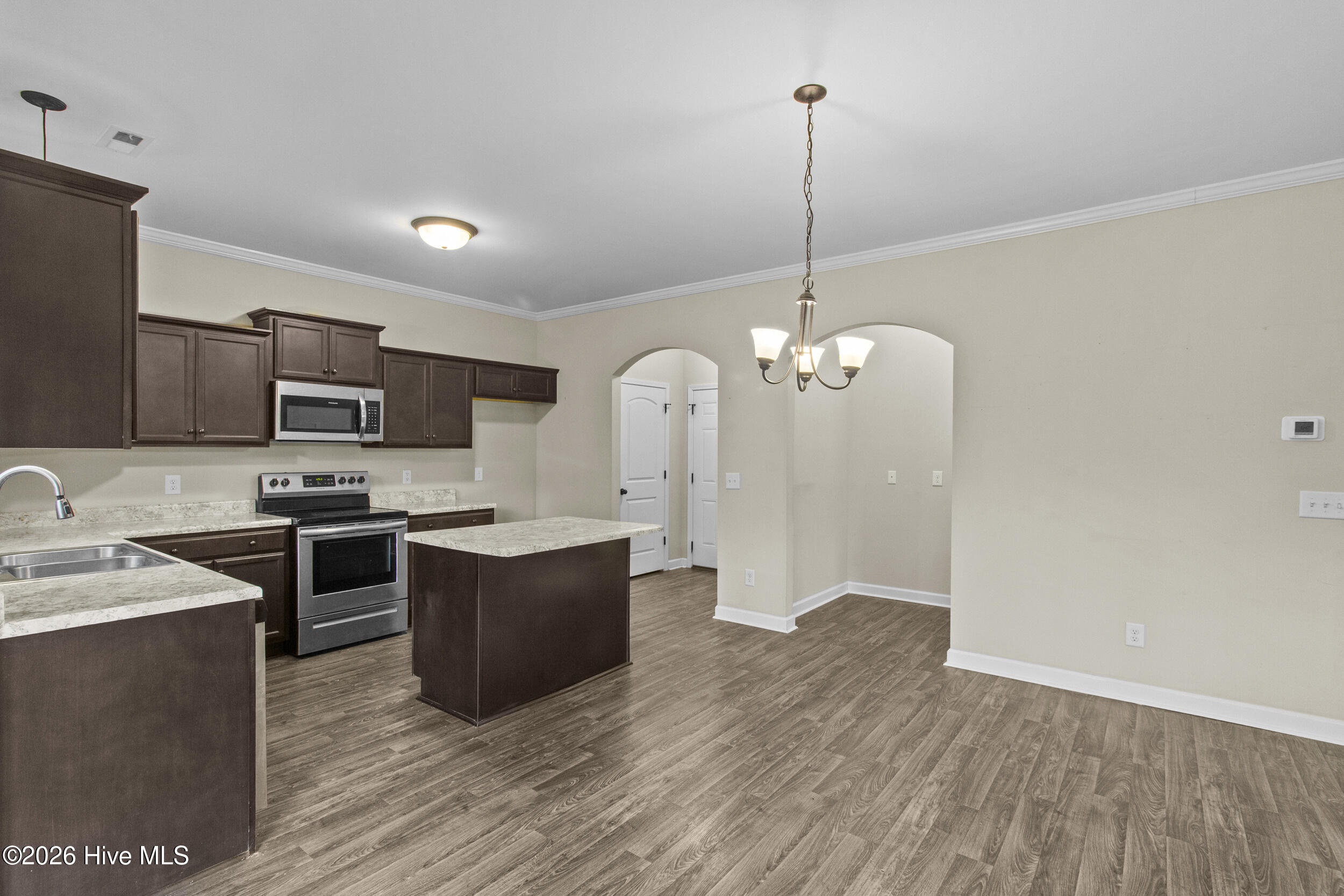 100552565 | Photo 12