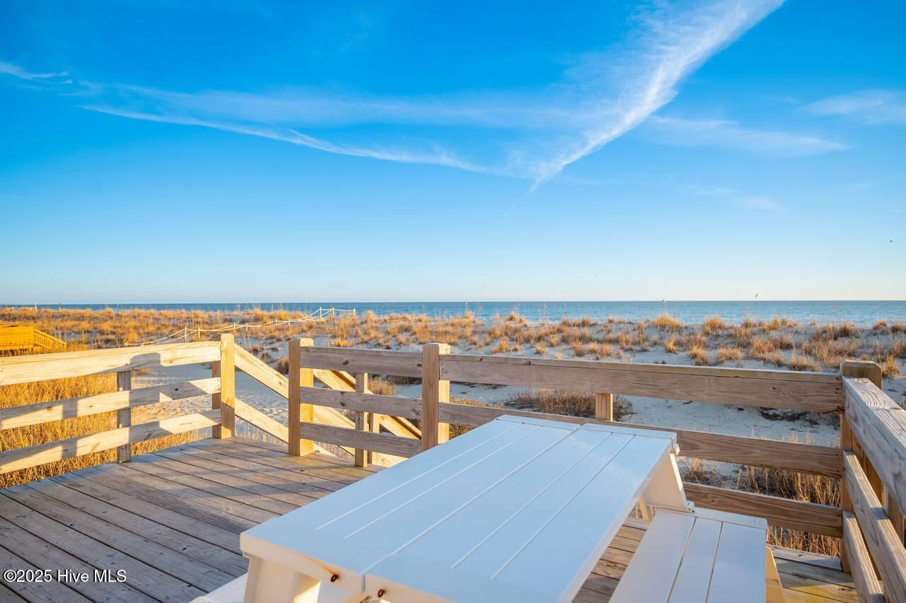 100484428 | Photo 32