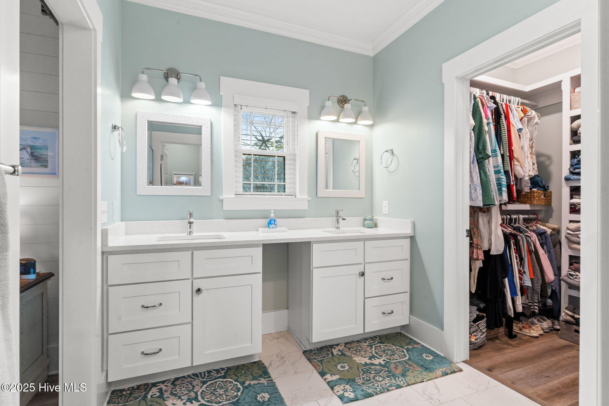 100542676 | Photo 28