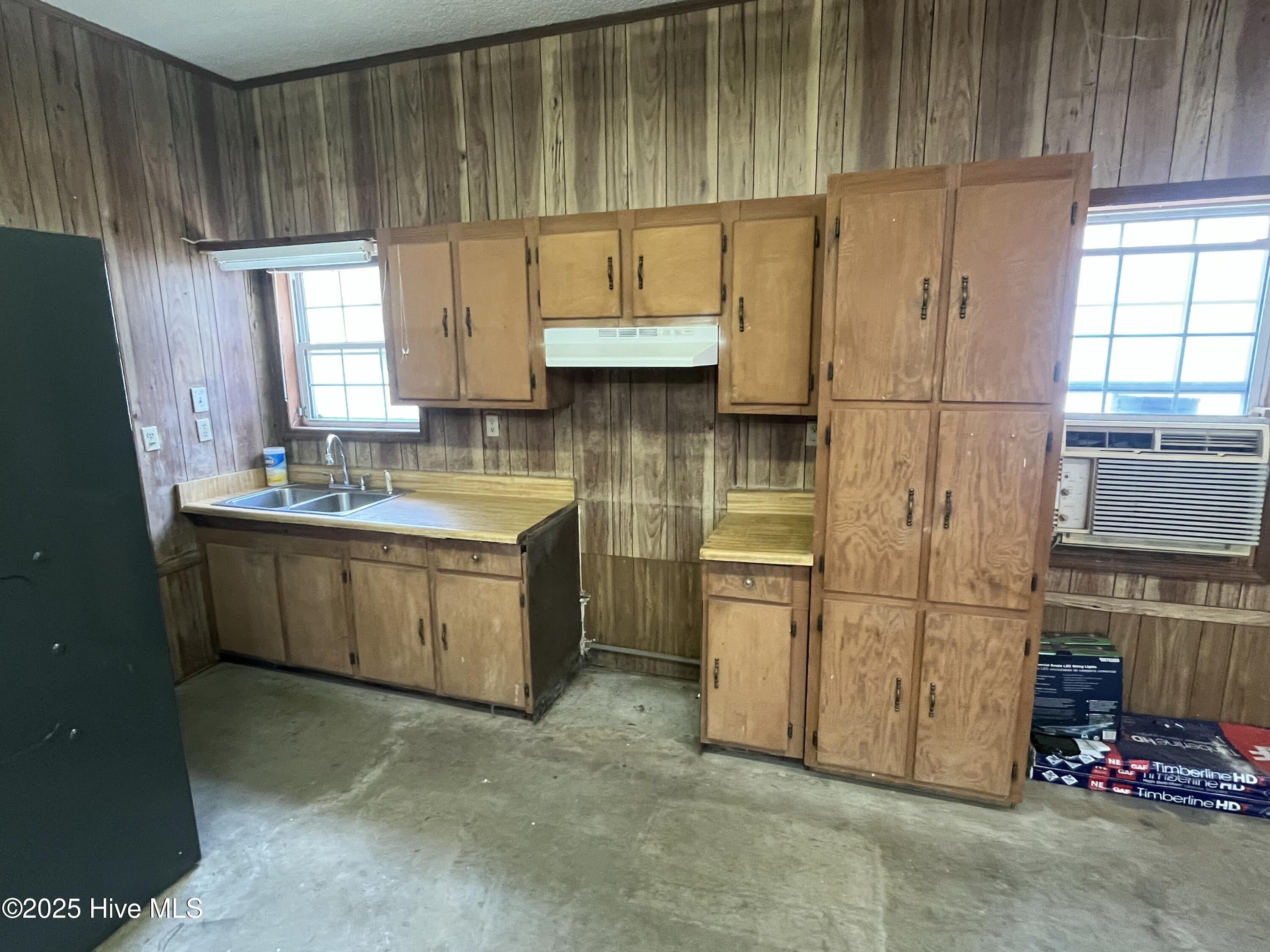 100539839 | Photo 35