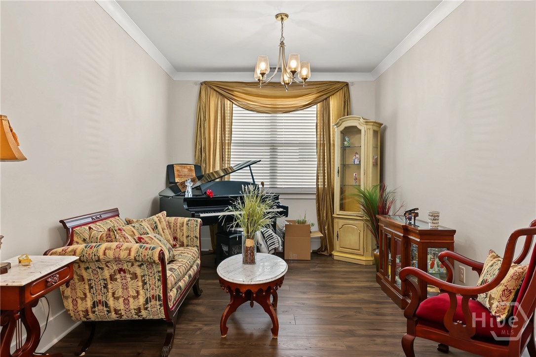 Formal Dining/Sitting room