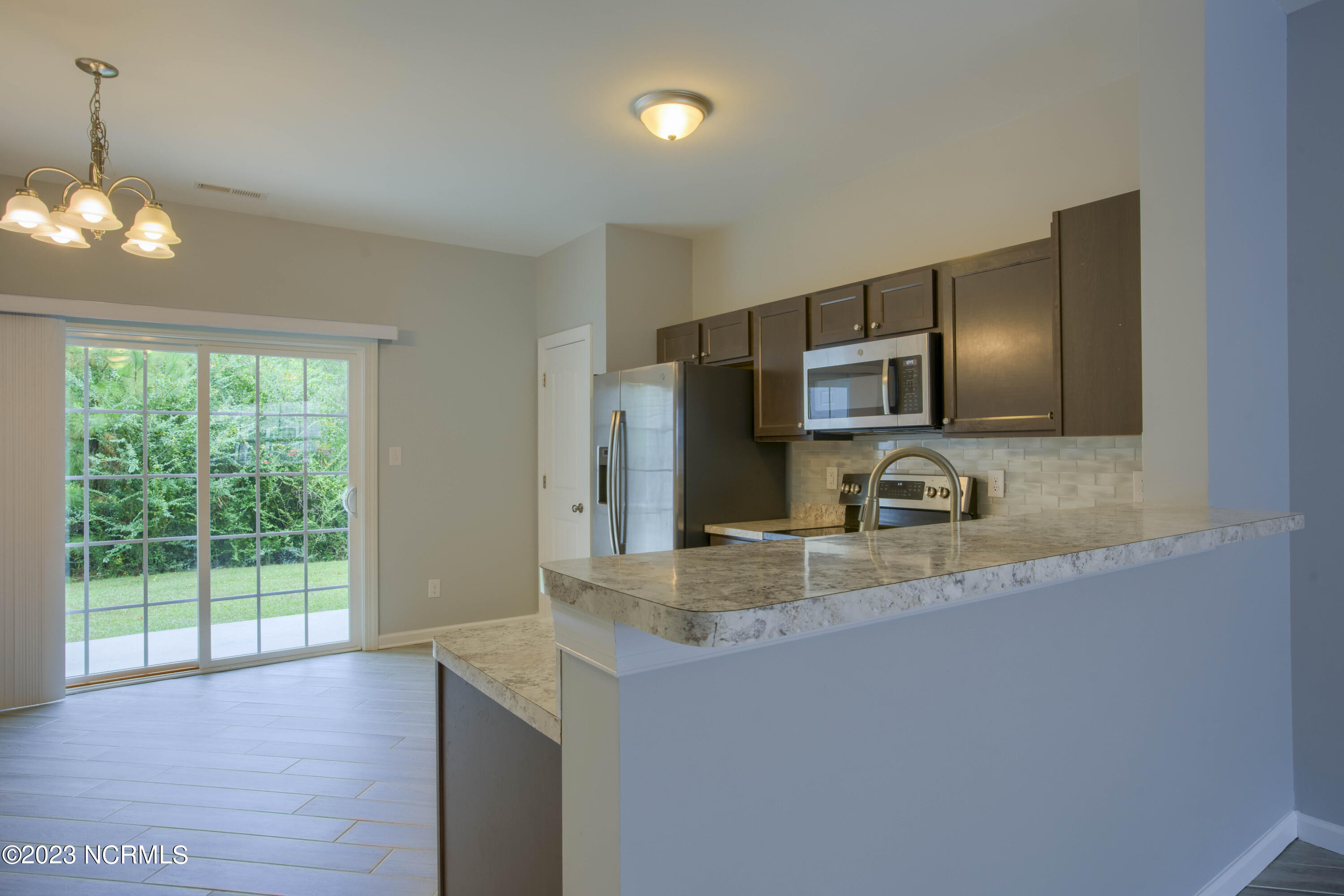 100545817 | Photo 16