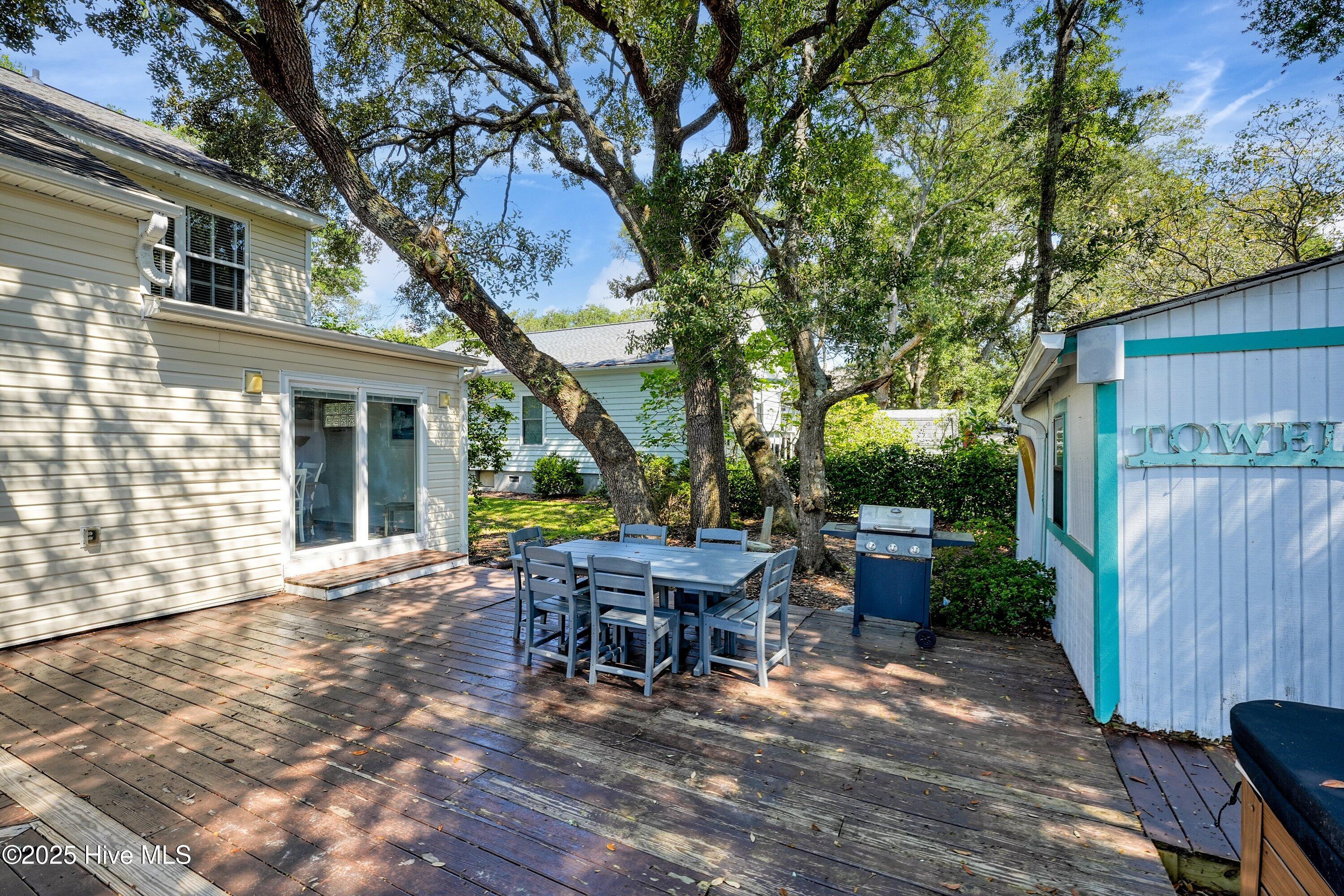 100527837 | Photo 38