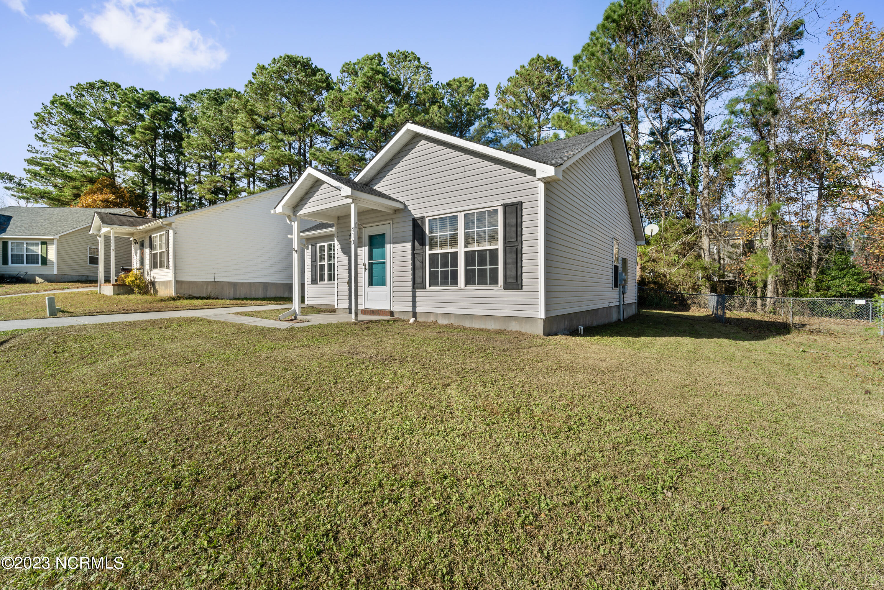 100561660 | Photo 18