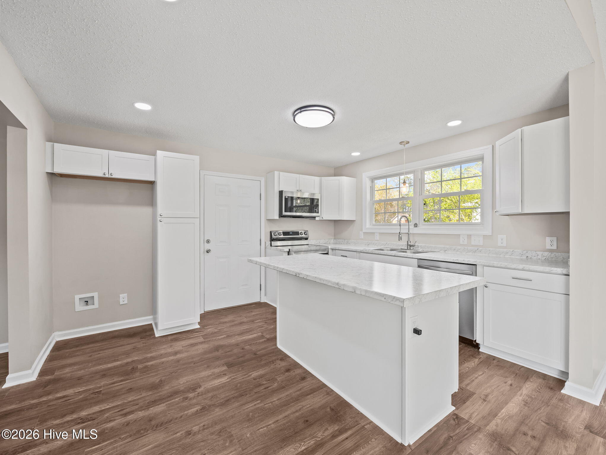 404 Maplehurst 