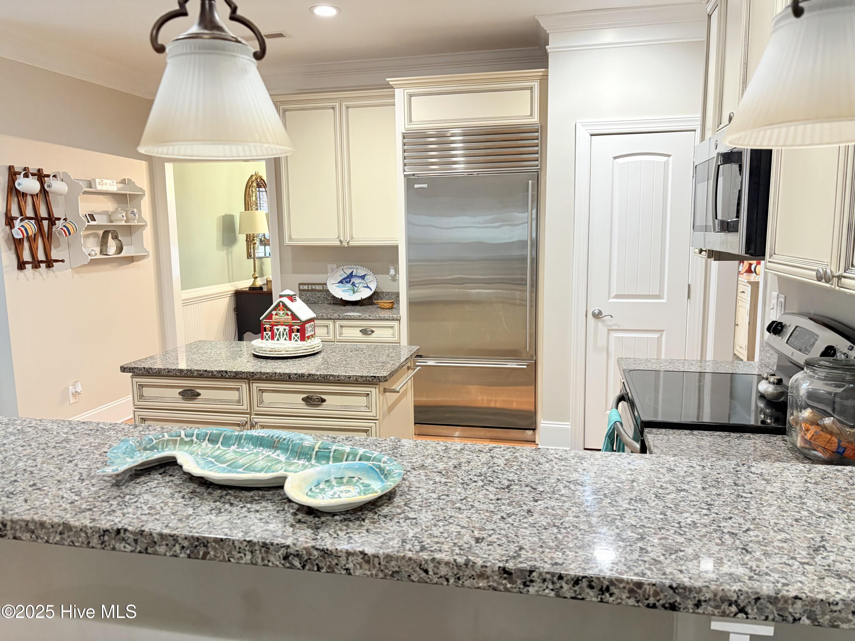 100525982 | Photo 16