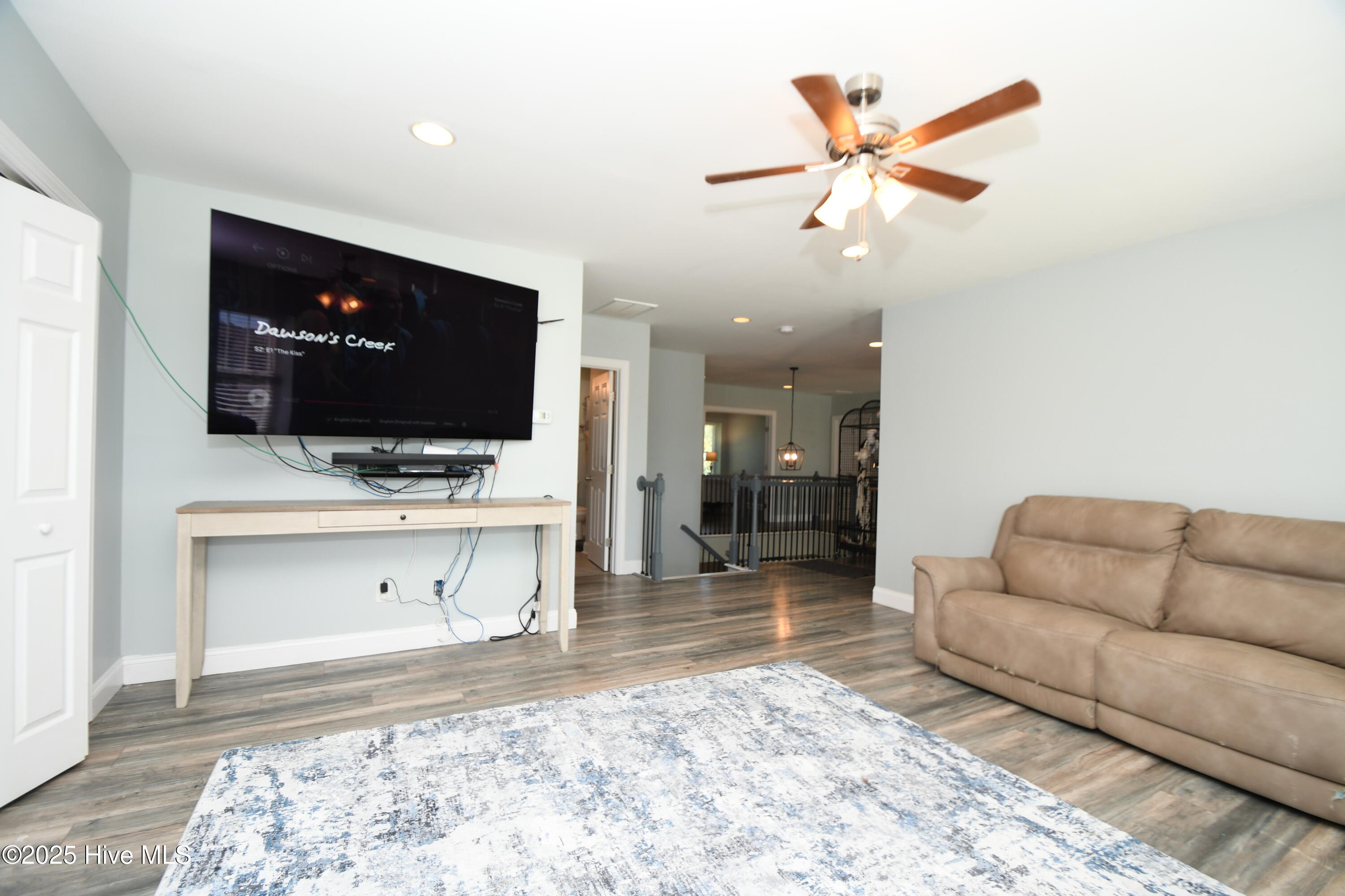 100537590 | Photo 18