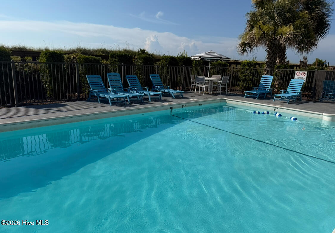 100561772 | Photo 25