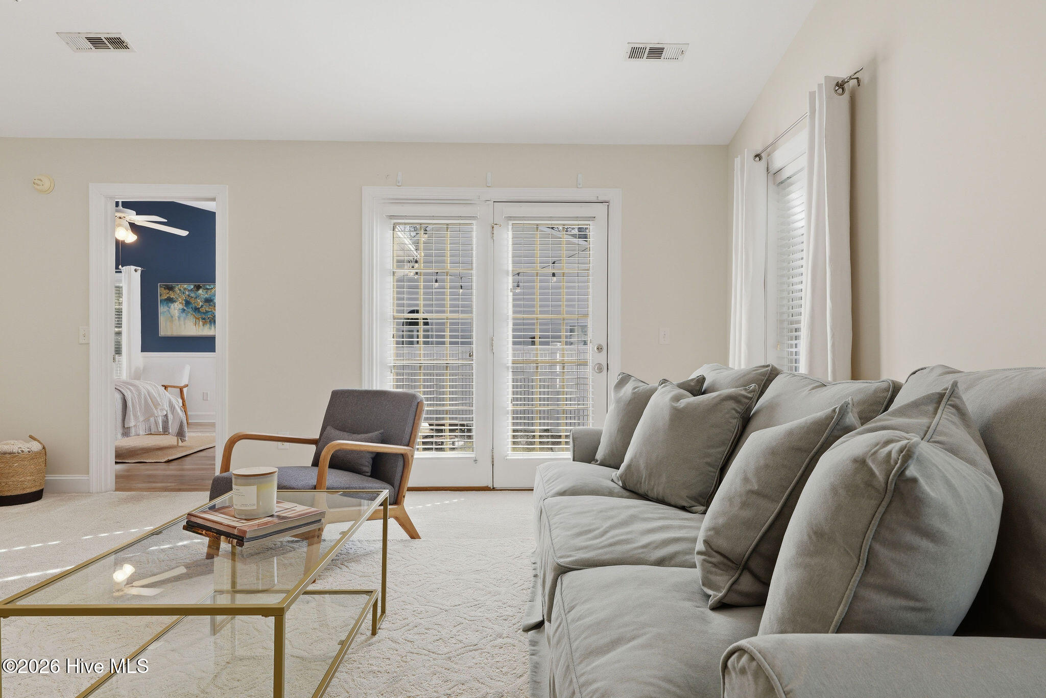 100559999 | Photo 10