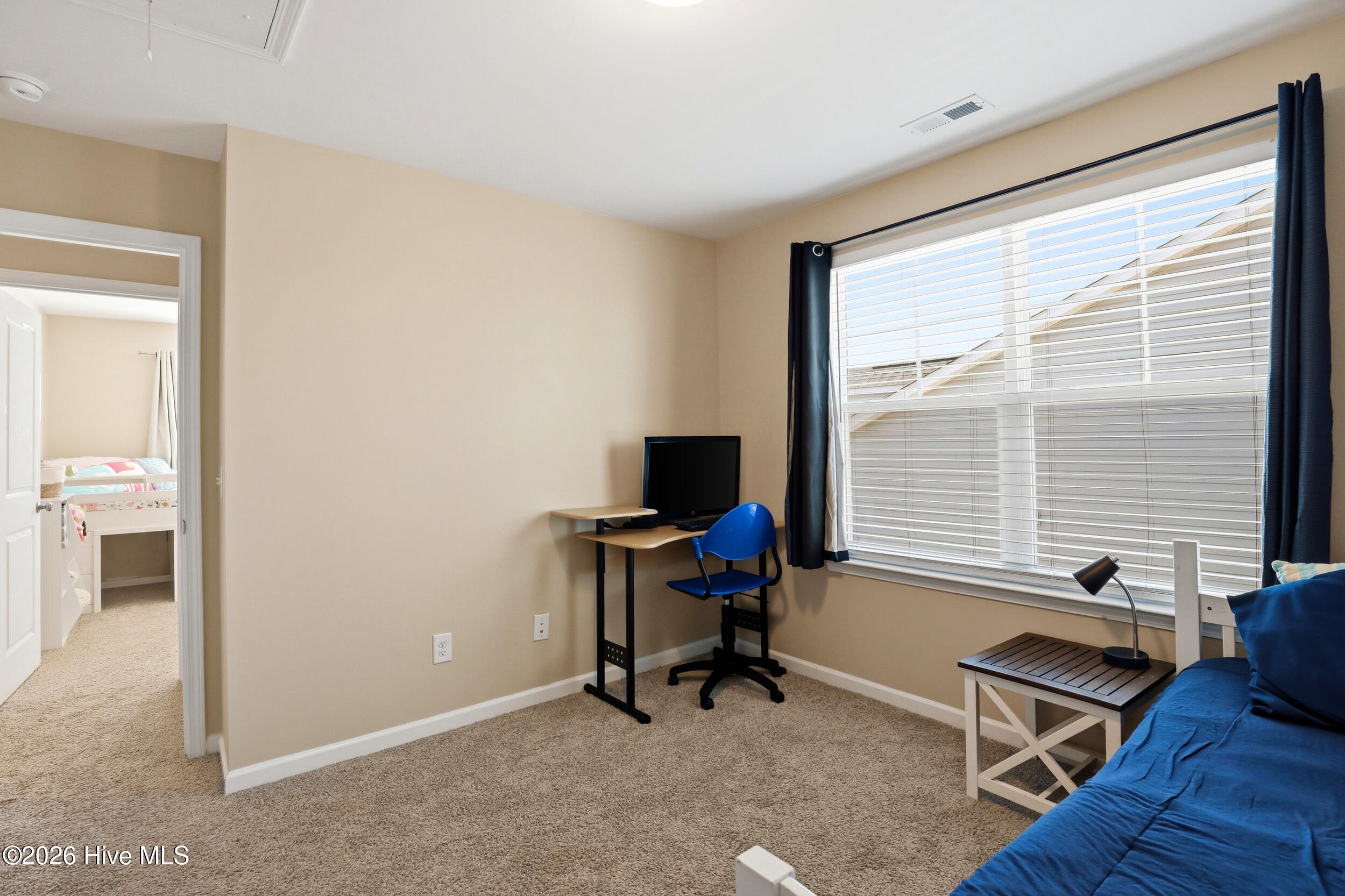 100566702 | Photo 28