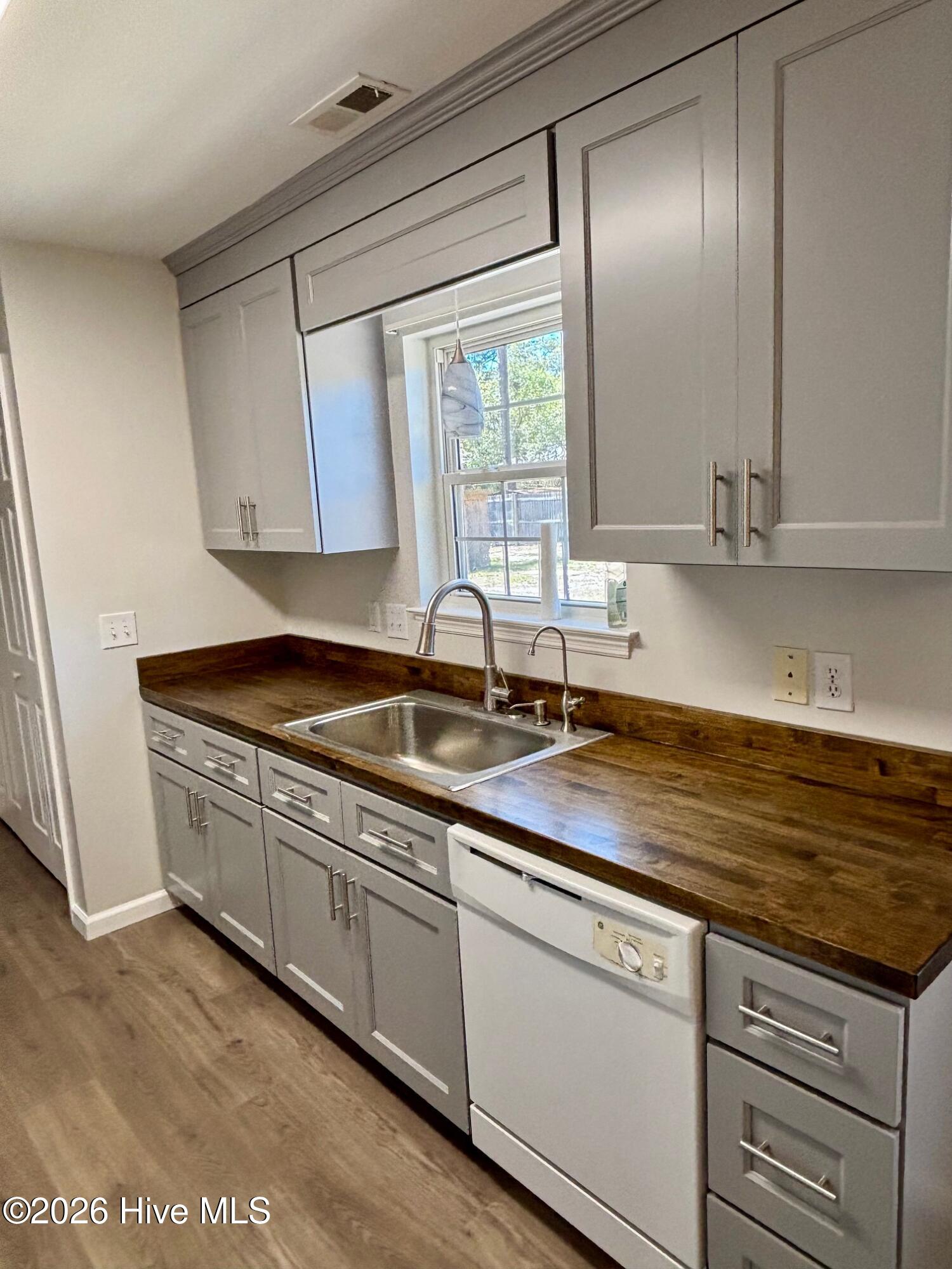 100567401 | Photo 13