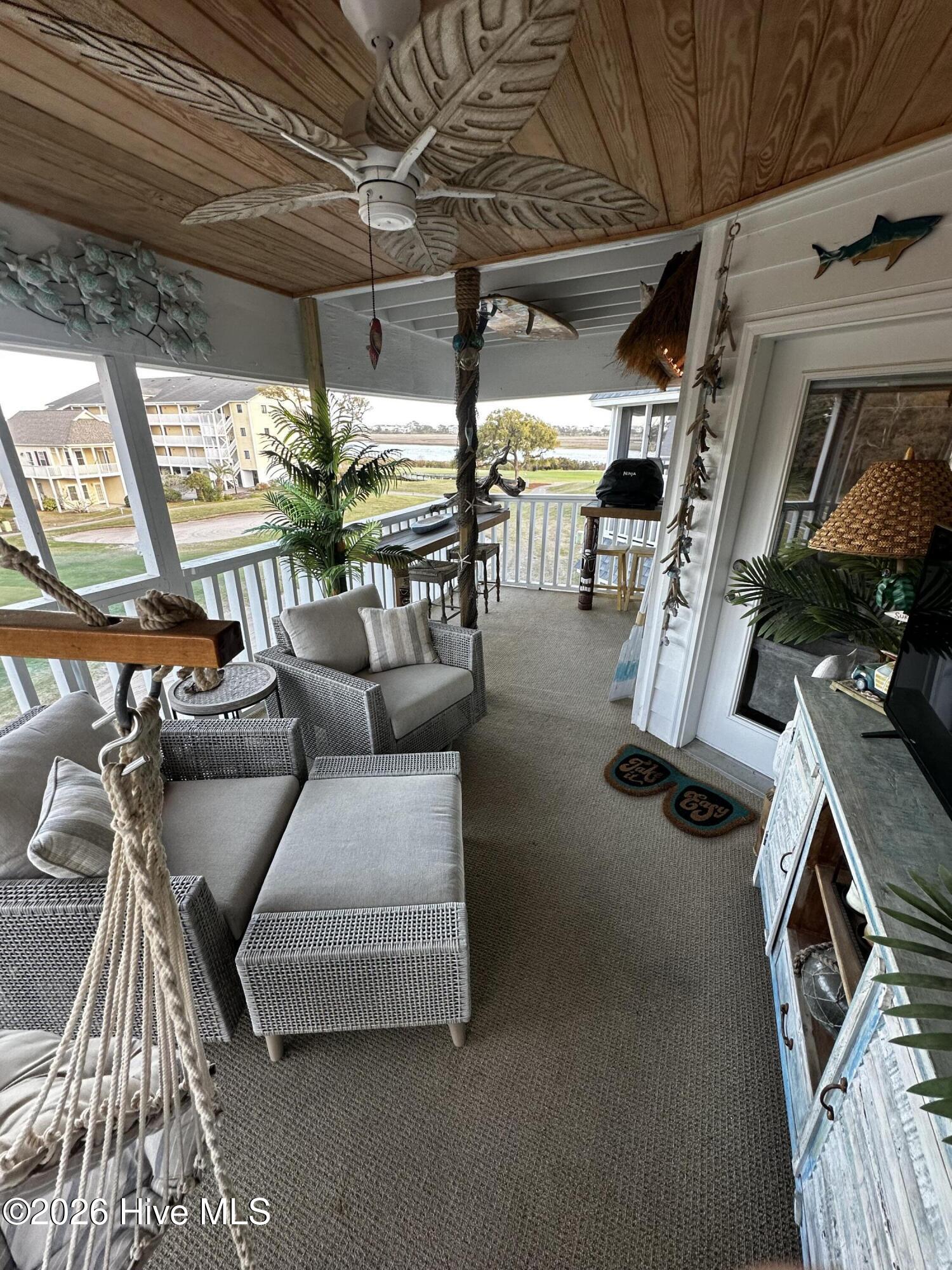 100549023 | Photo 24