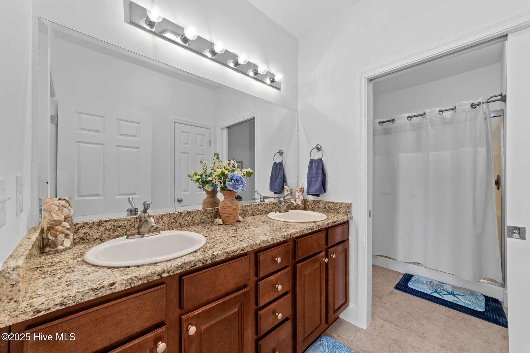 100532538 | Photo 26