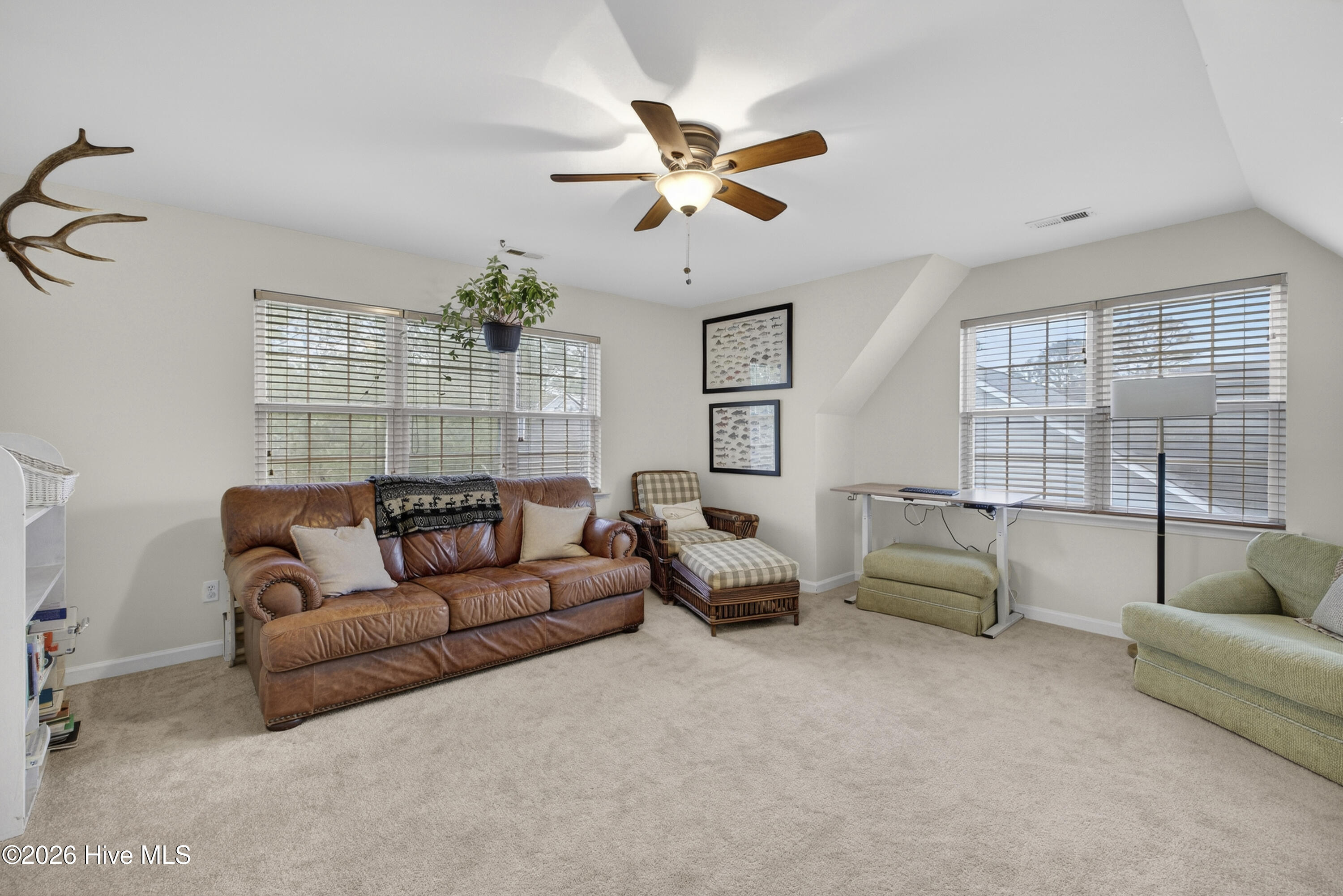 100558180 | Photo 32