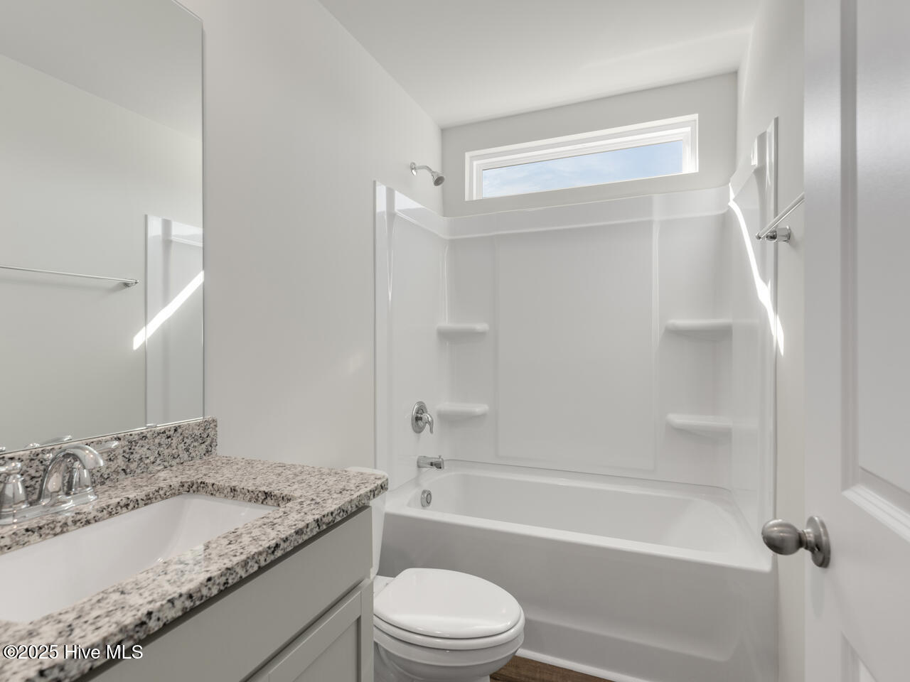 100554624 | Photo 76