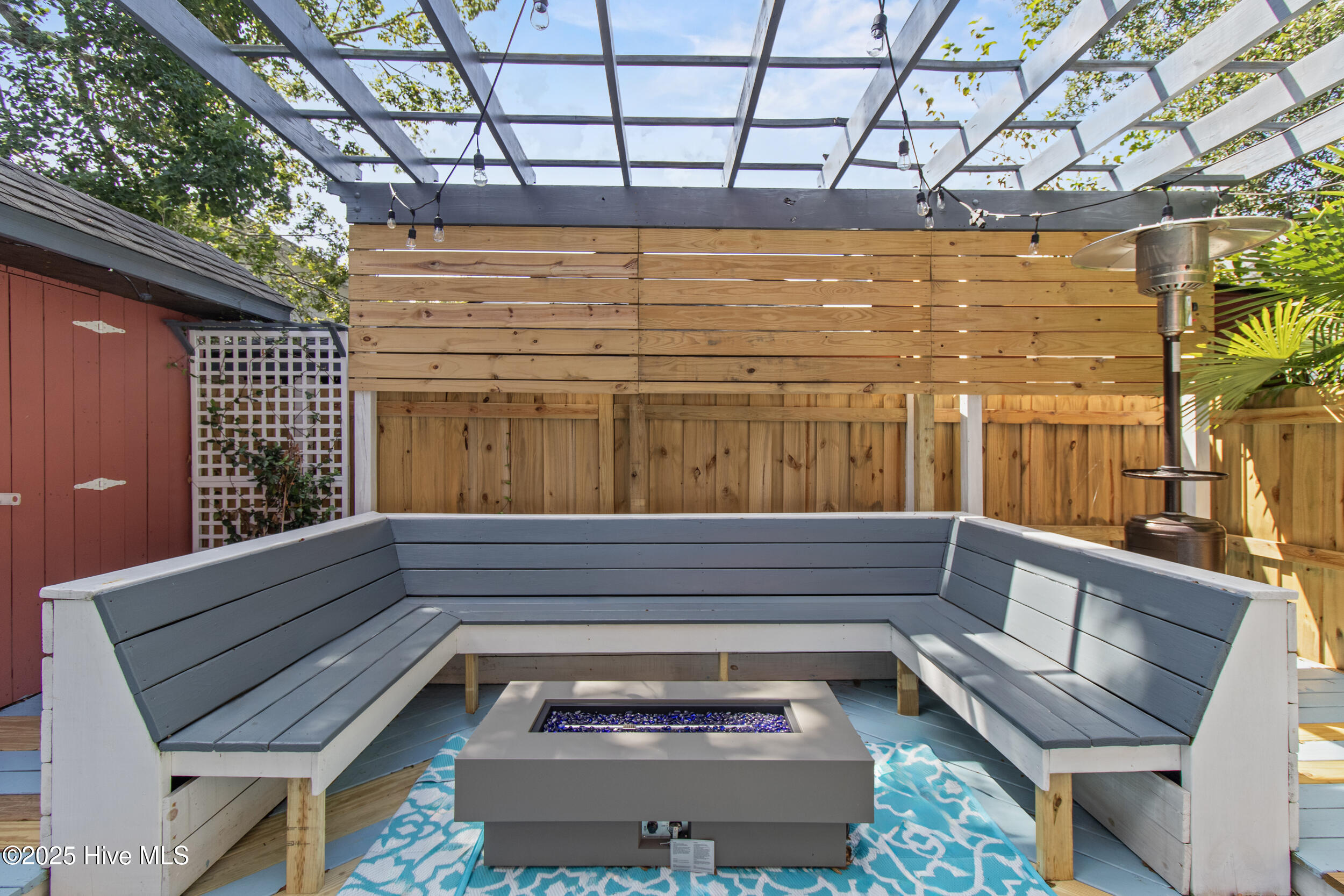 100532640 | Photo 47