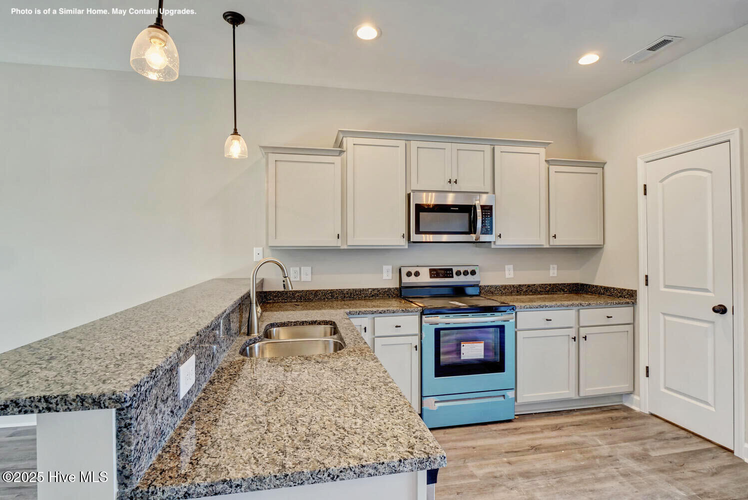 100537569 | Photo 10