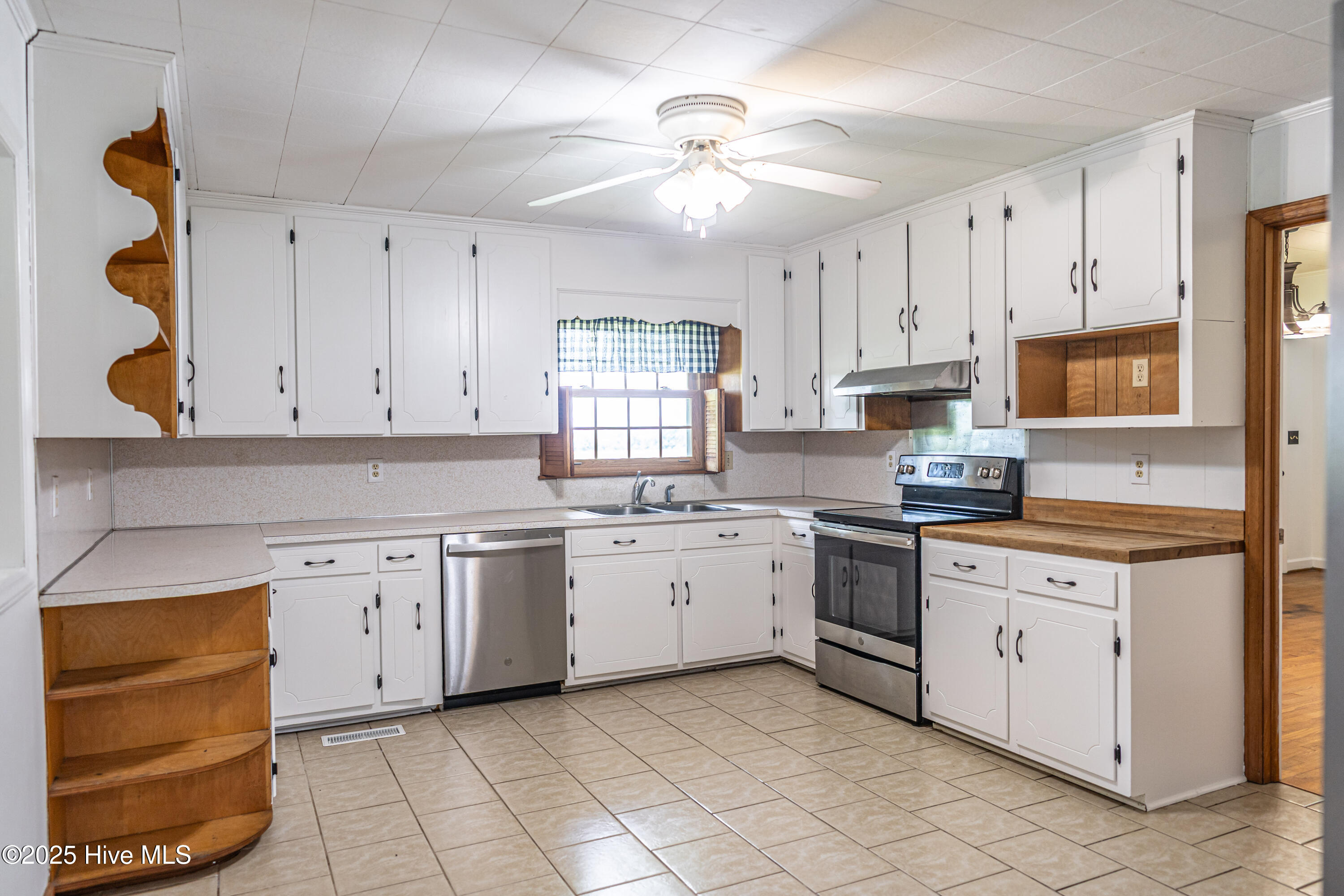 383 Lakey Siding Road