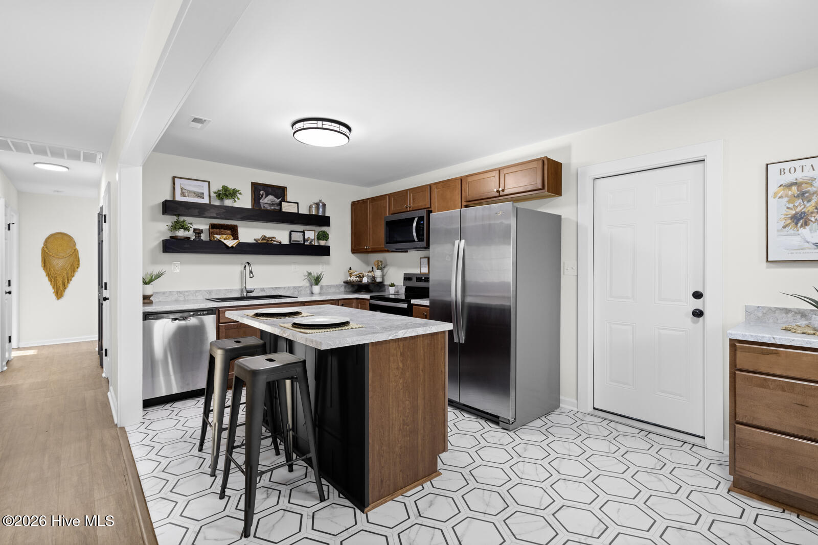 100559065 | Photo 10