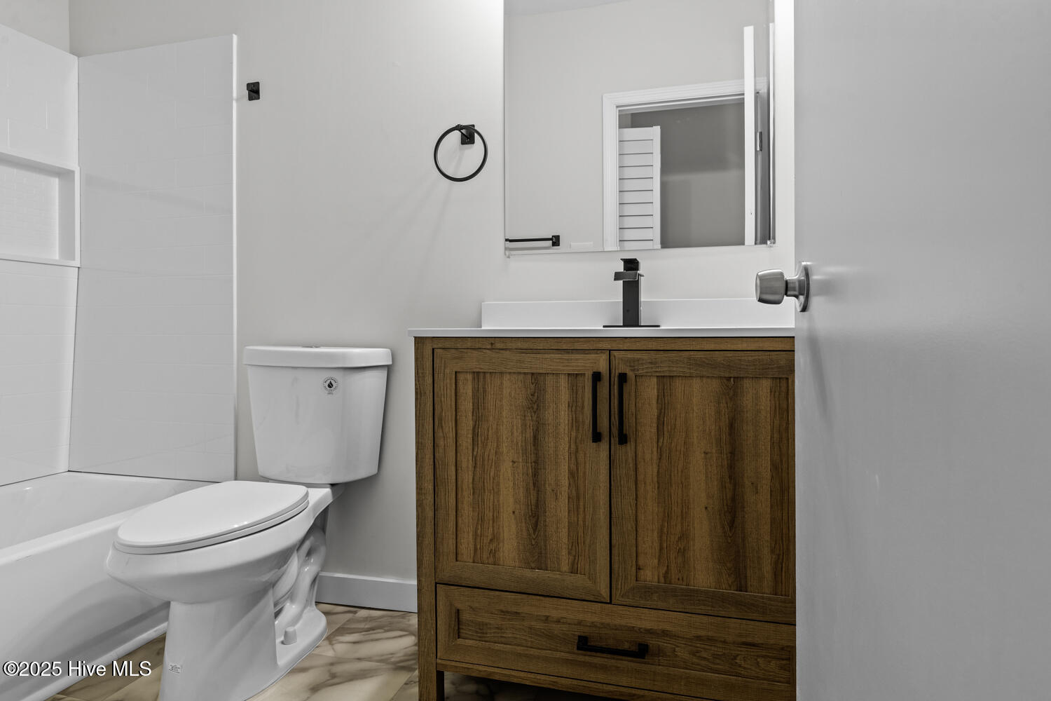 100533328 | Photo 19