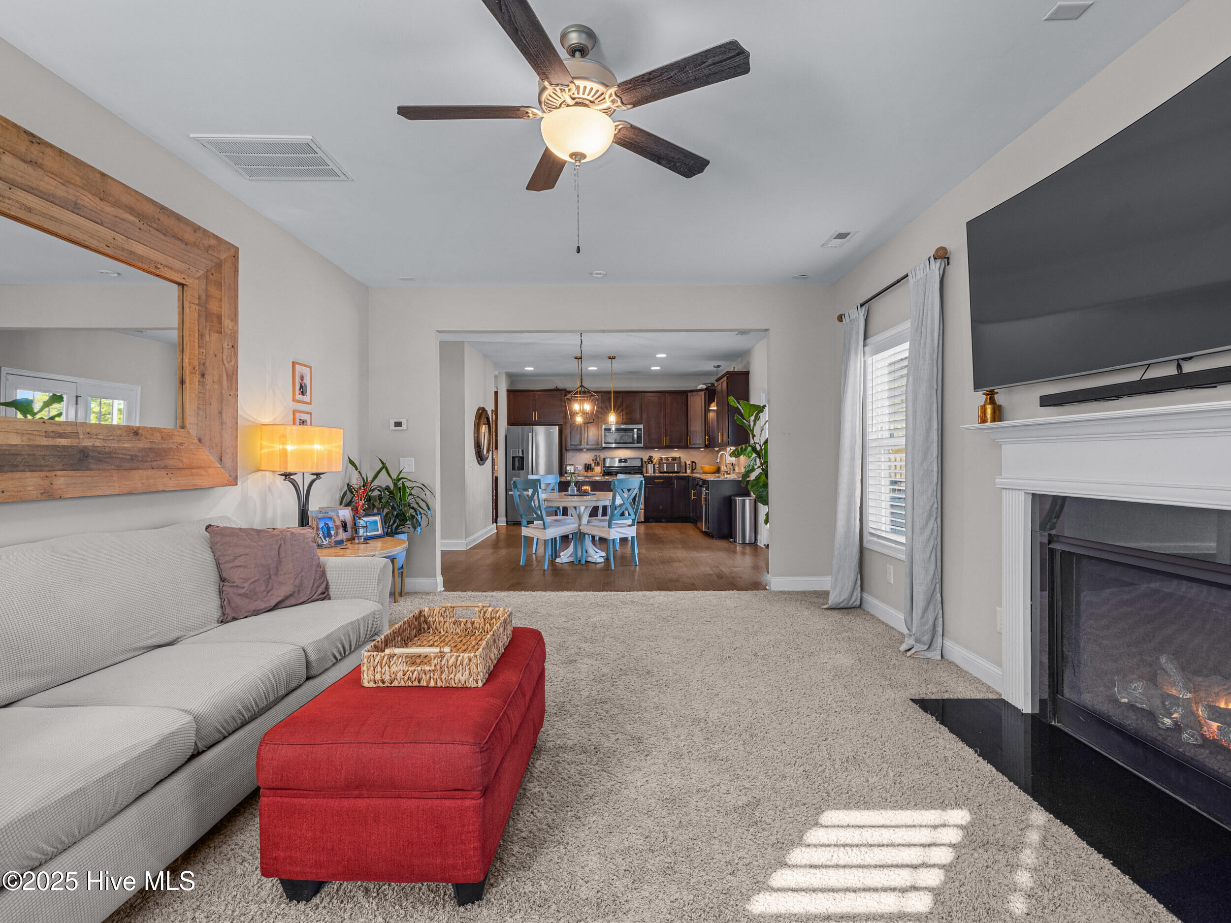 100545070 | Photo 30