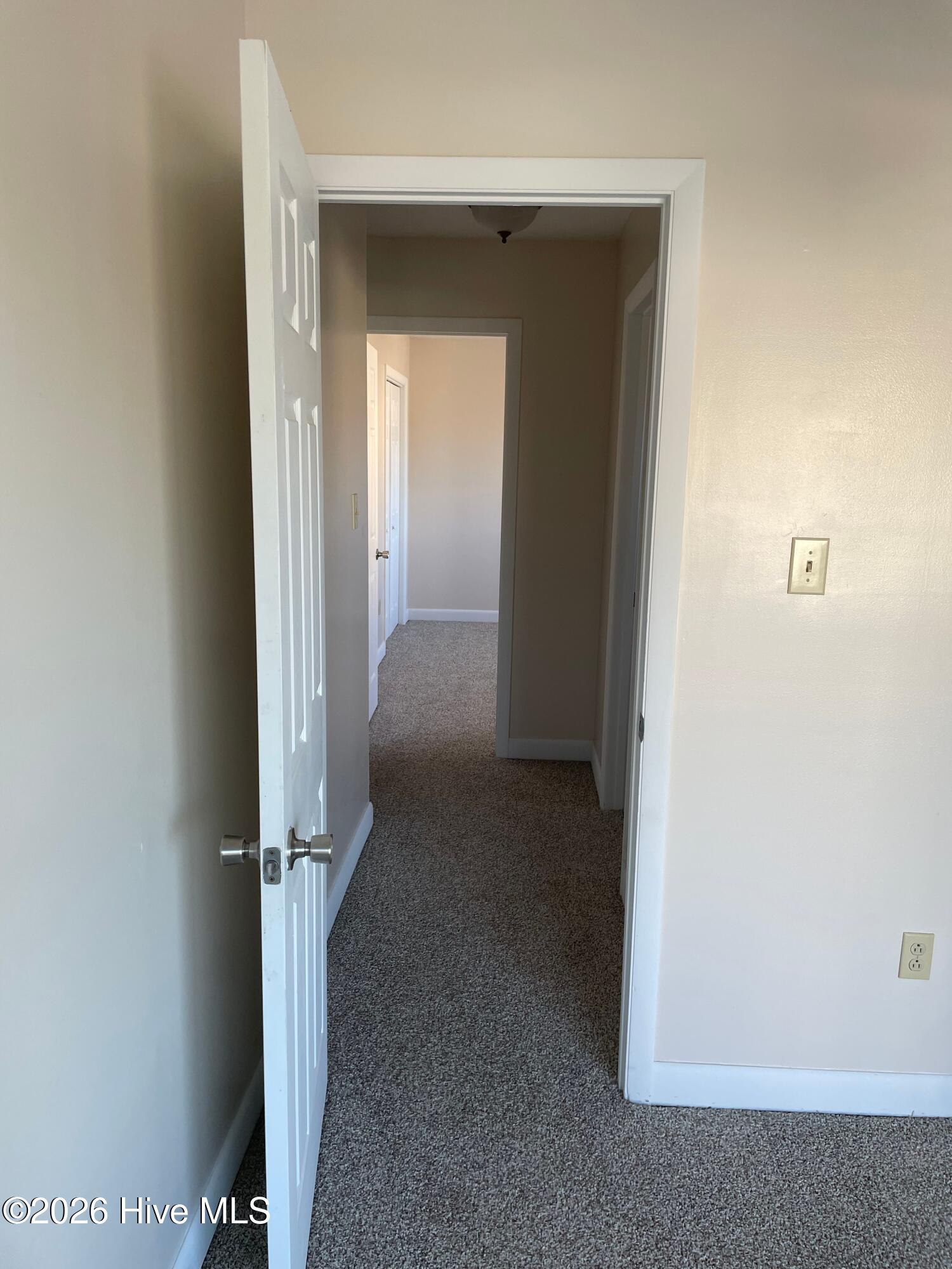 100560855 | Photo 12