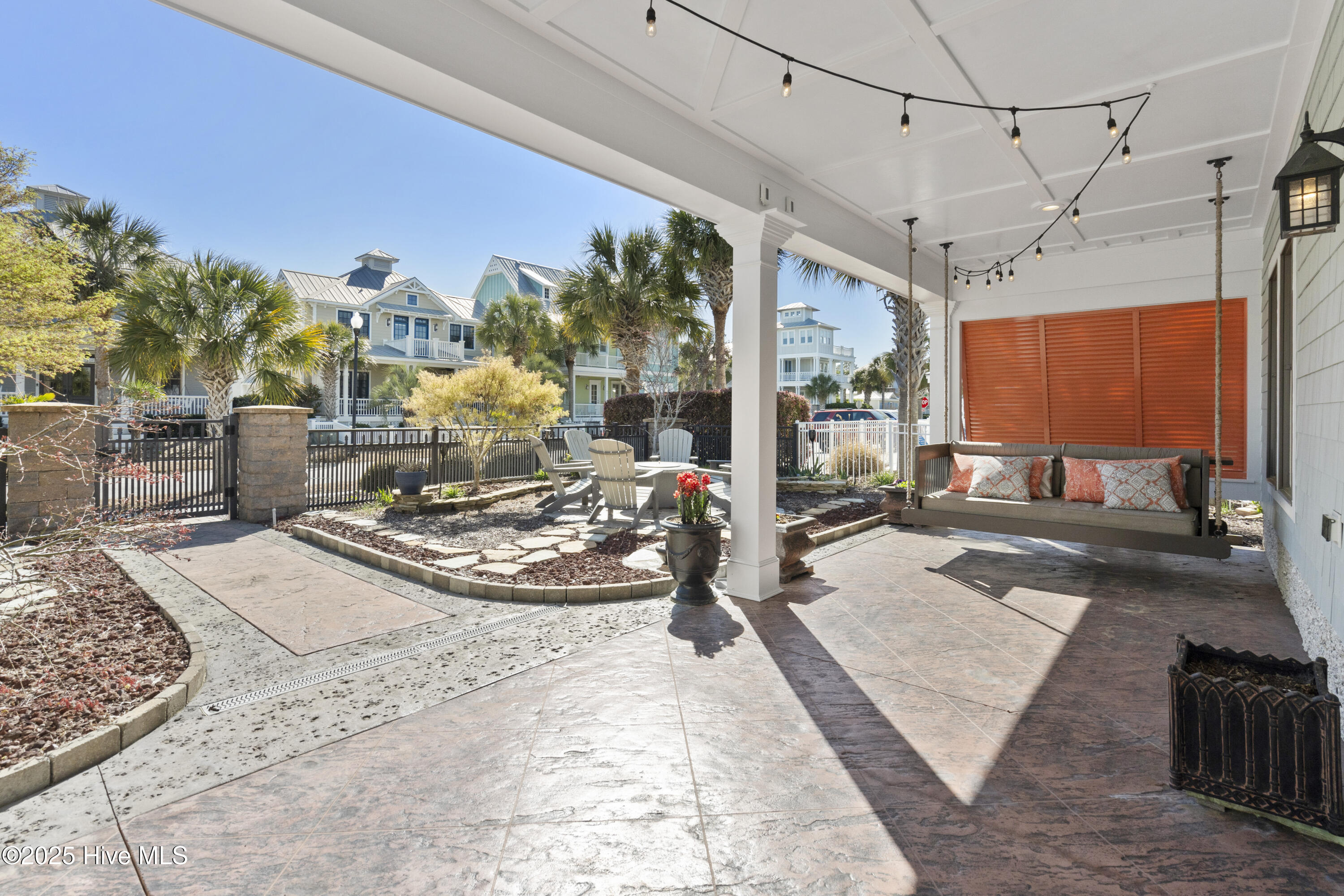 100498817 | Photo 83