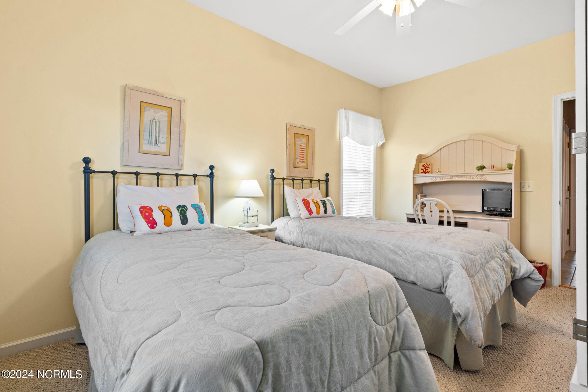 100566939 | Photo 24