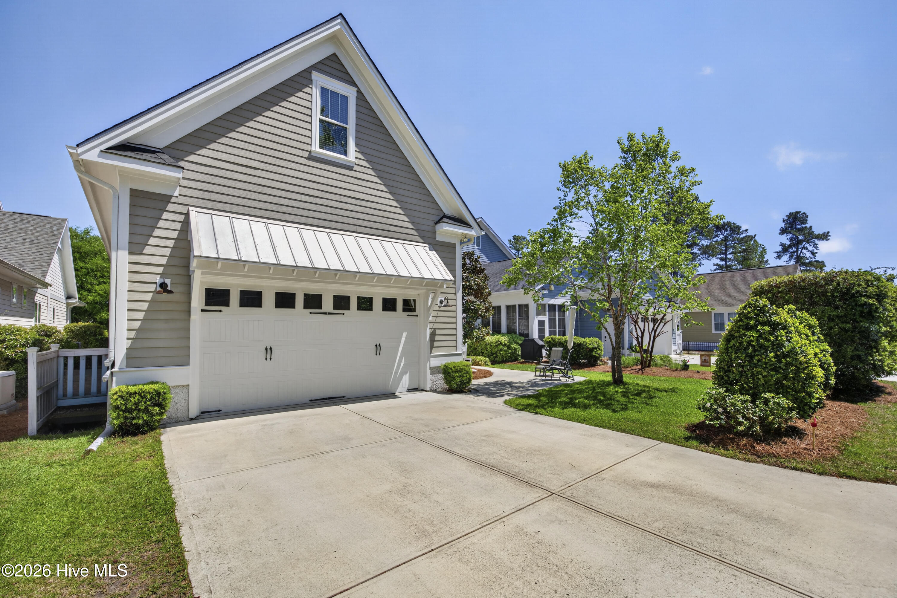 100568046 | Photo 54