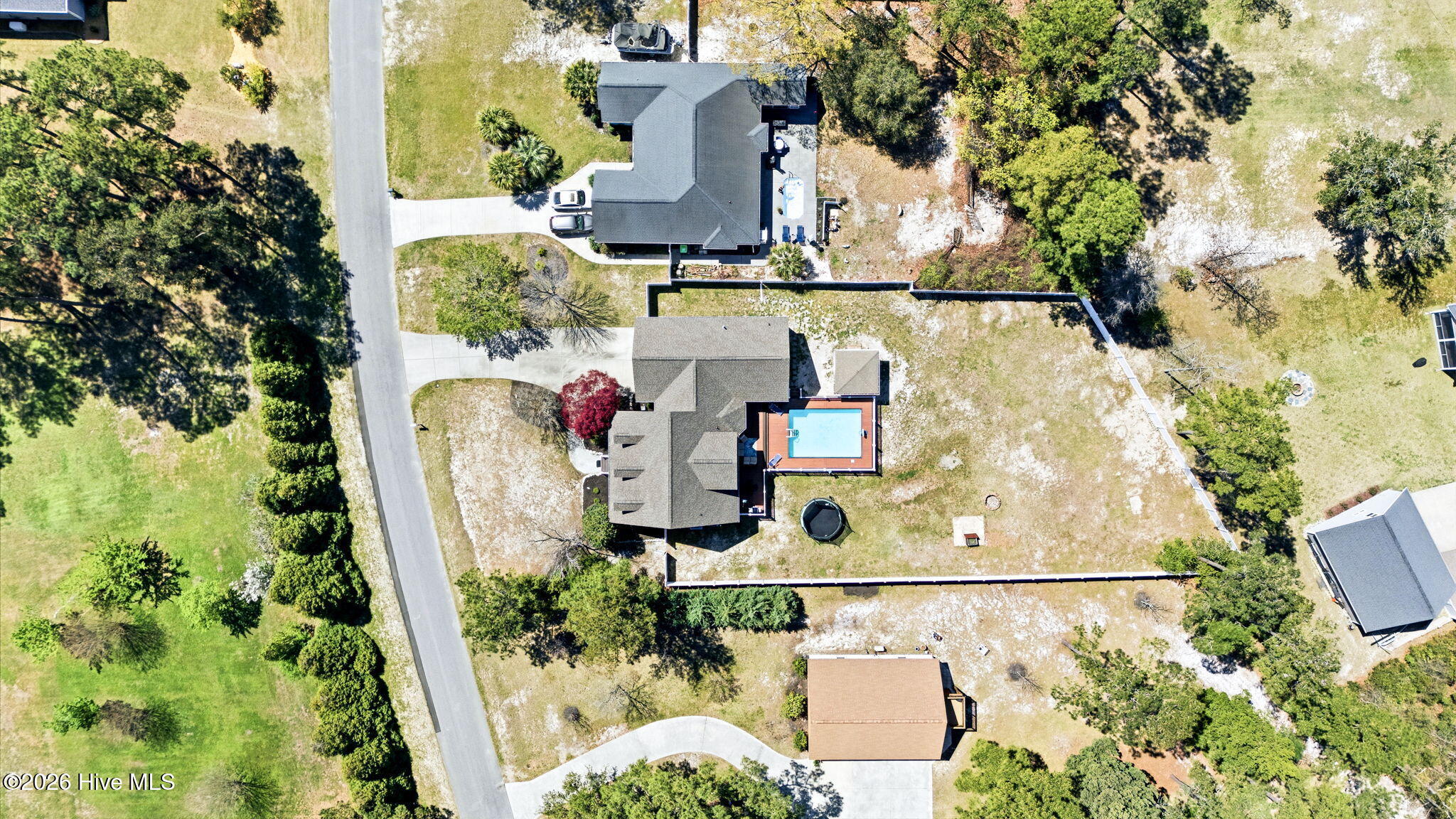 100563483 | Photo 46