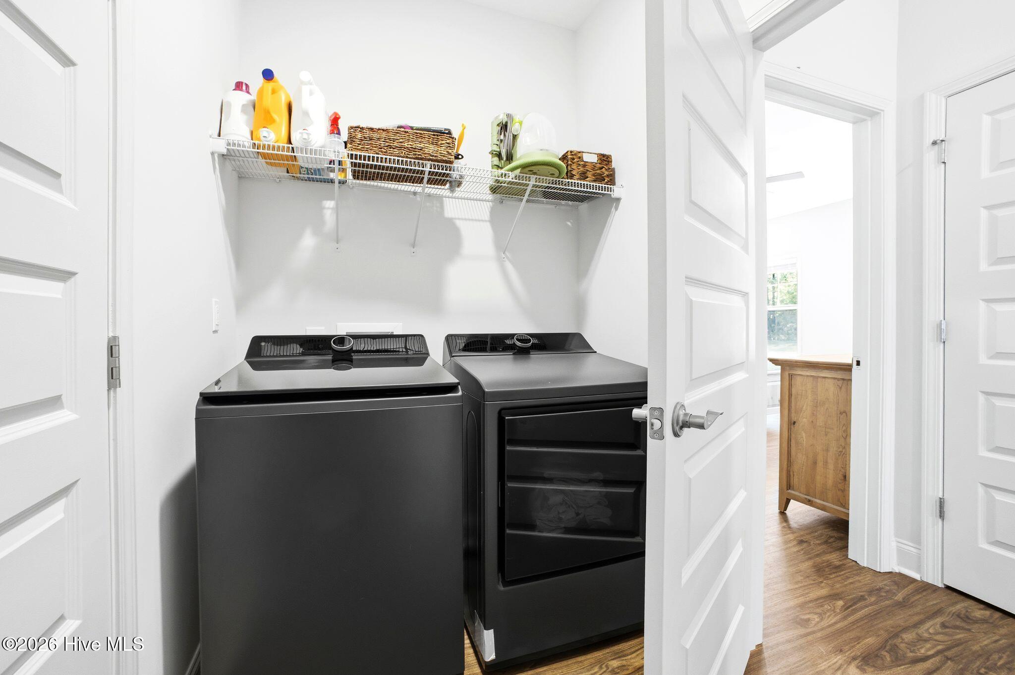 100568135 | Photo 32