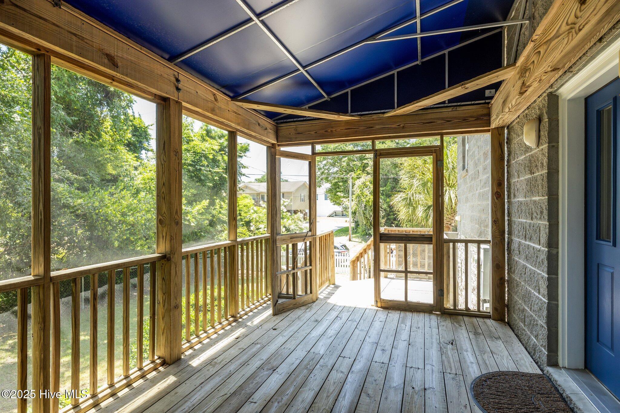 100518904 | Photo 23