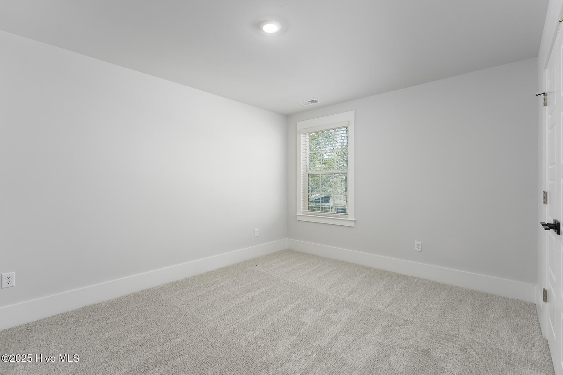 100506460 | Photo 24