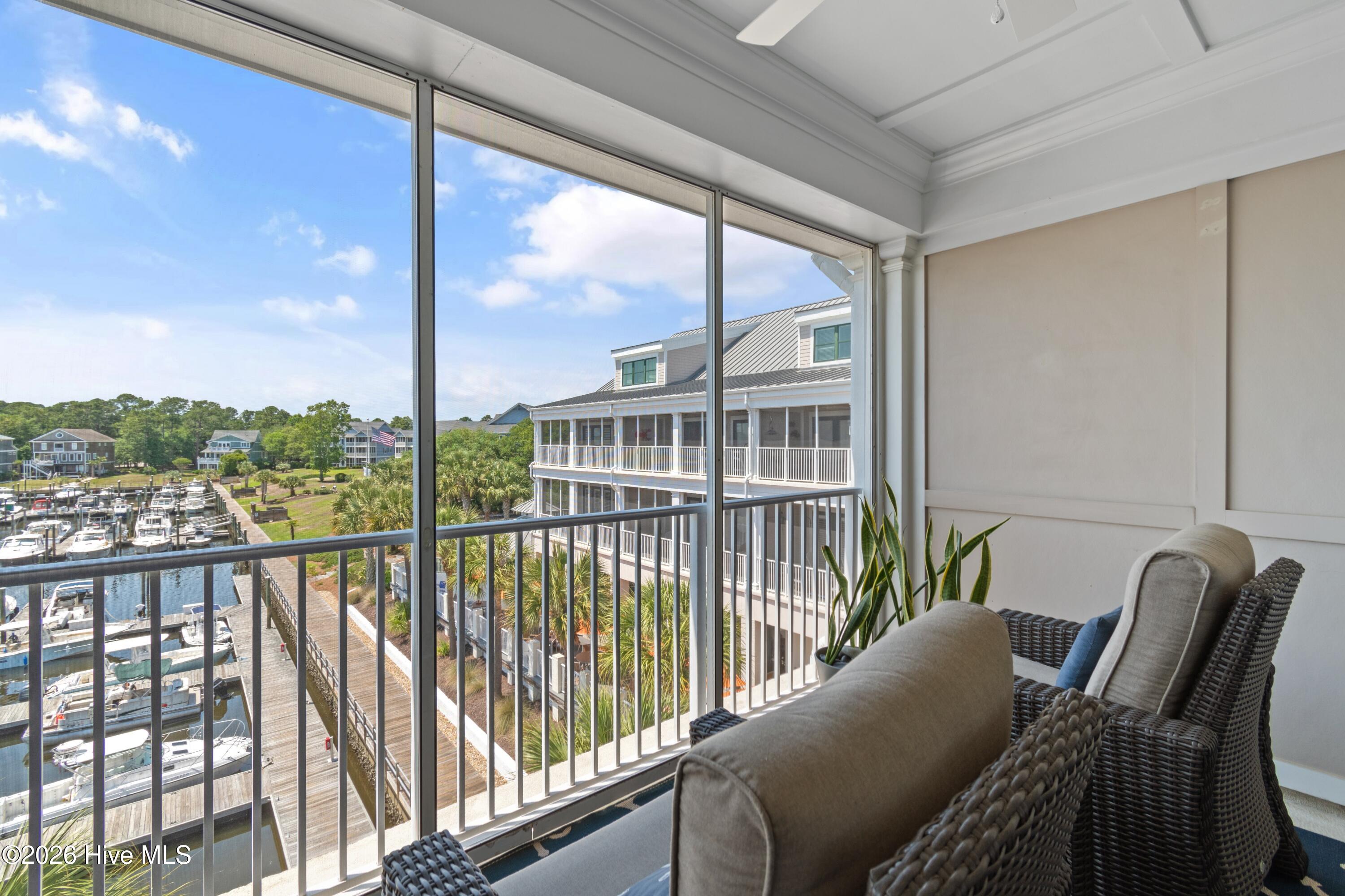 100566175 | Photo 25