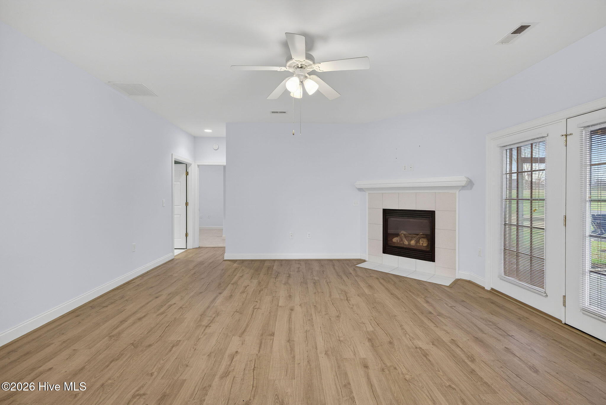 100561497 | Photo 15