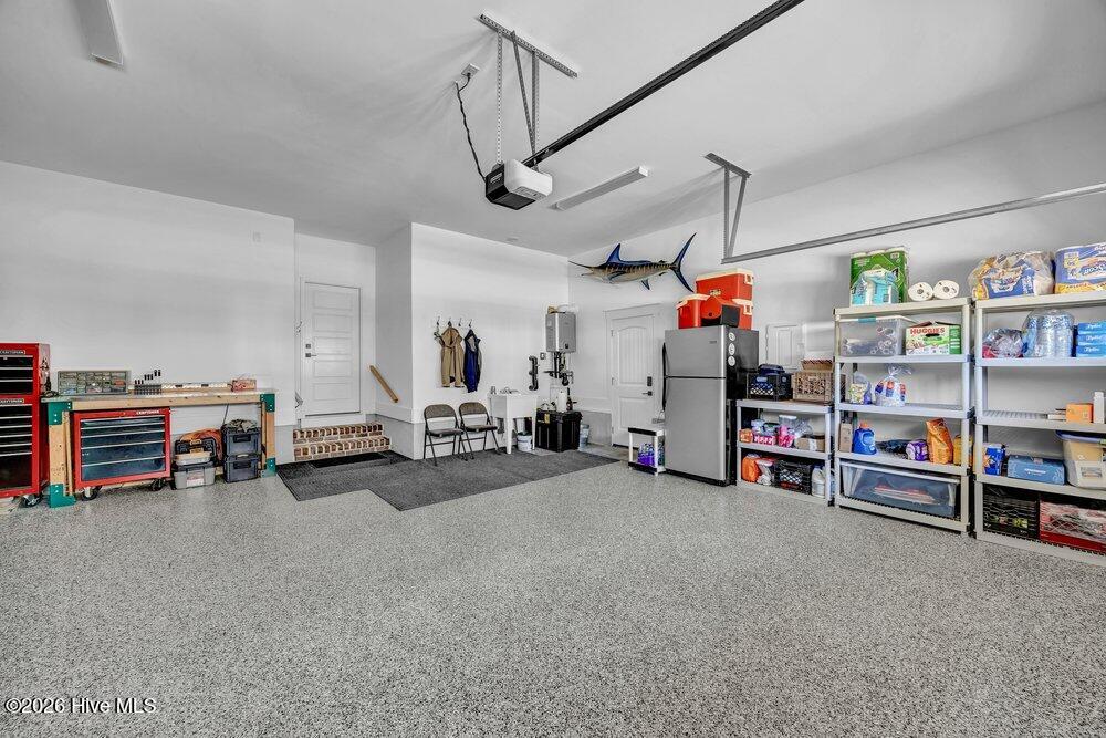 100564119 | Photo 41