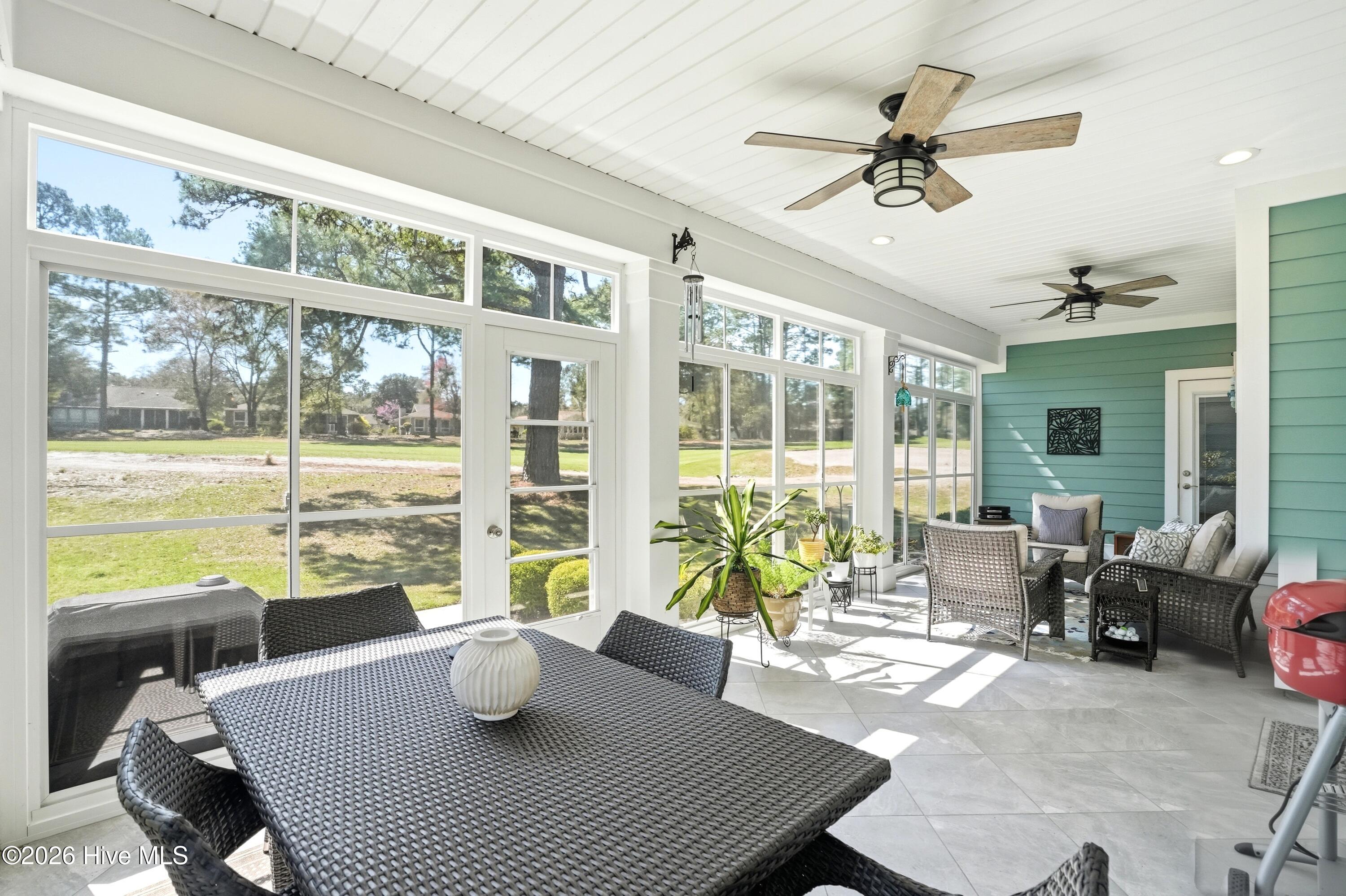 100561923 | Photo 50