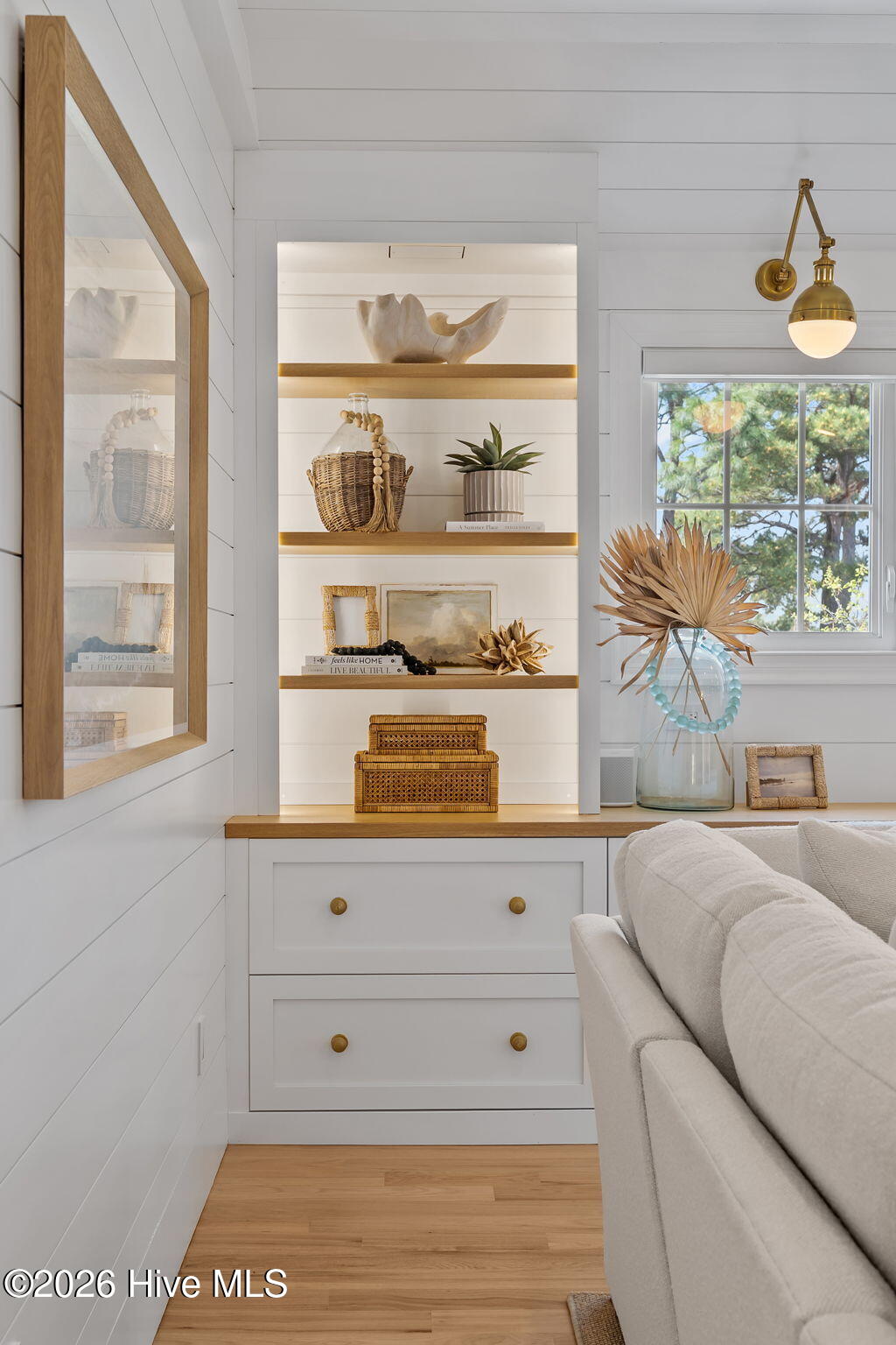 100561575 | Photo 38