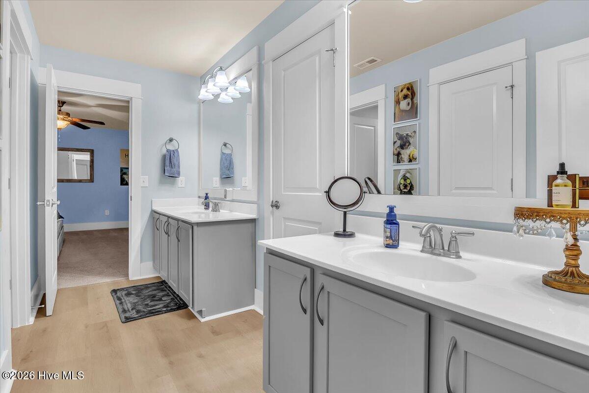 100551826 | Photo 42