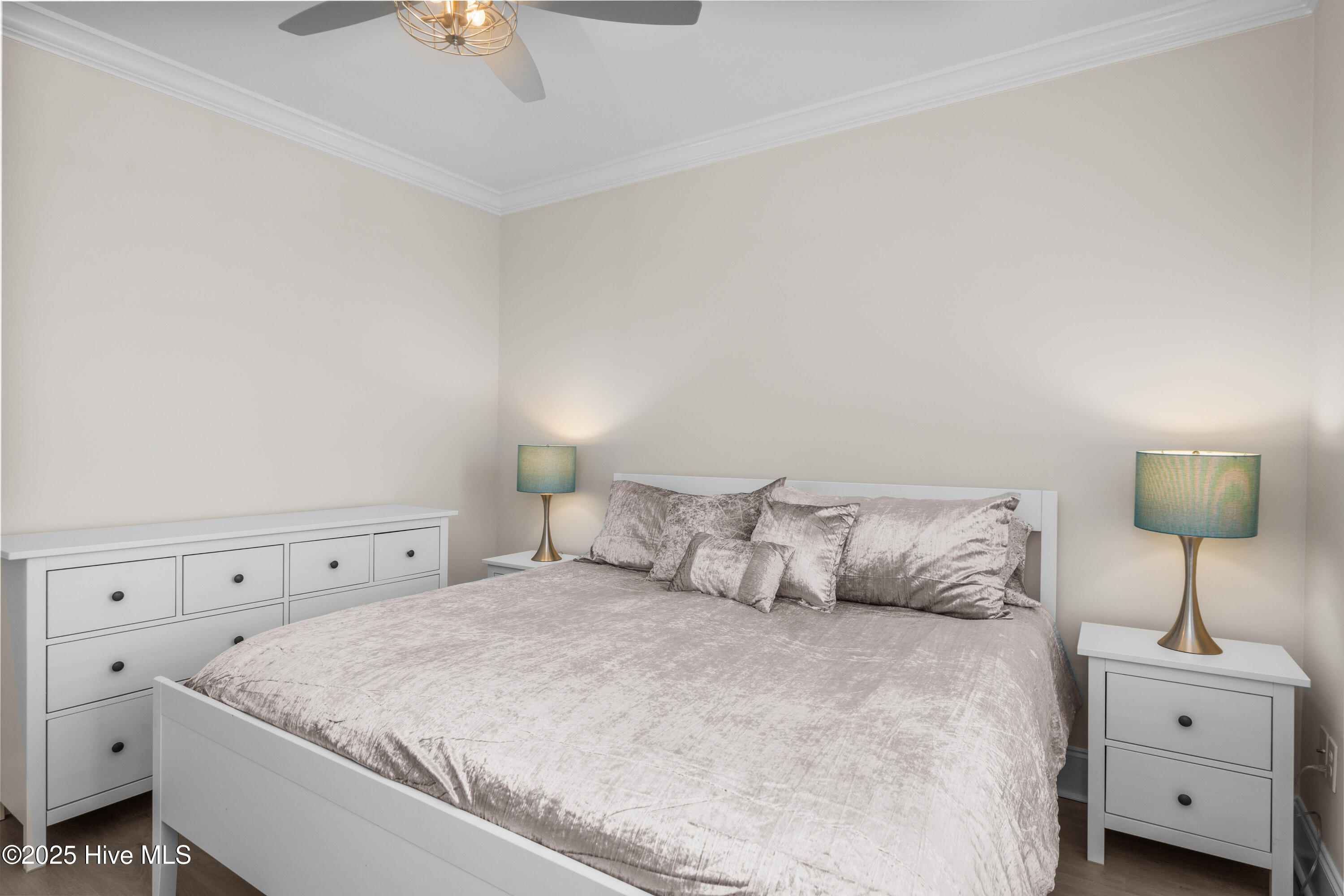 100537525 | Photo 41