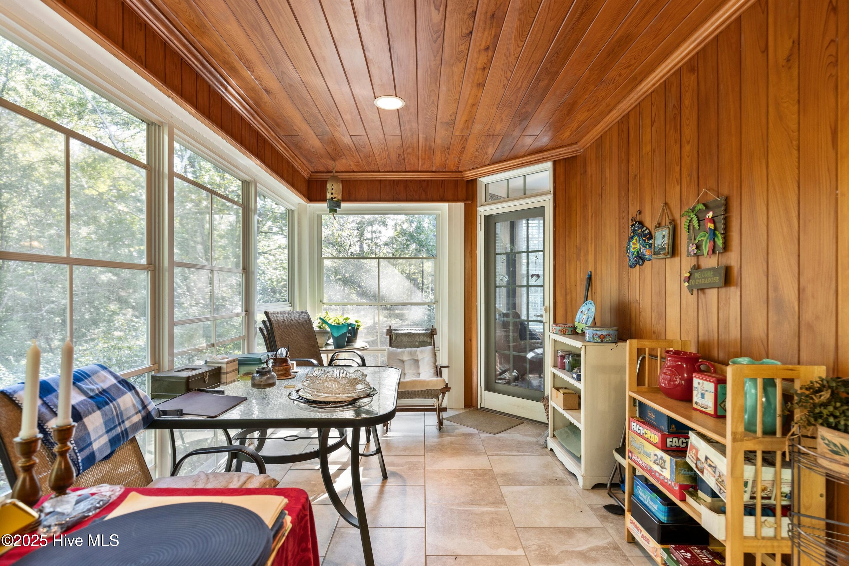 100536994 | Photo 27