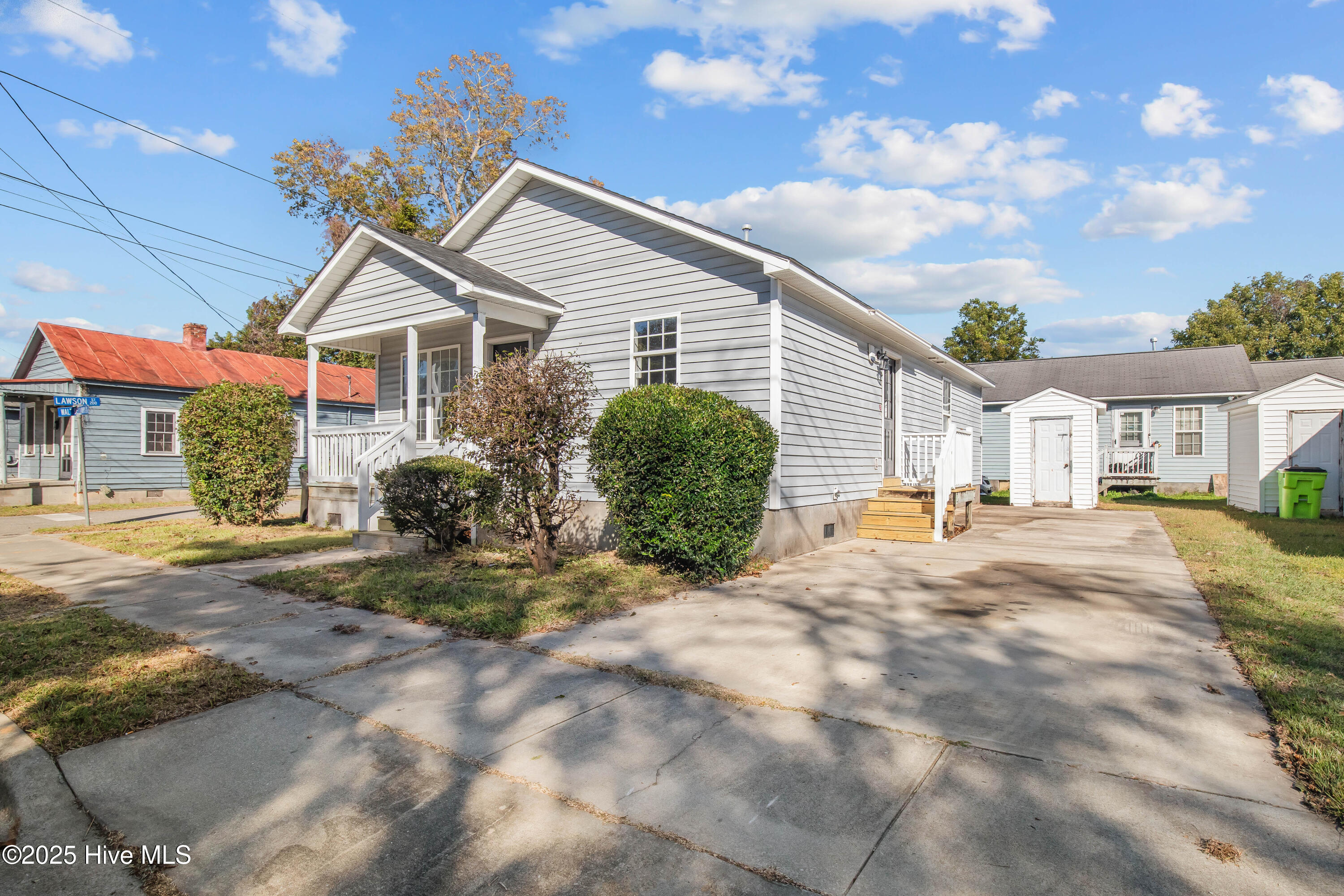 Homes for sale in New Bern, NC | 1216 Walt Bellamy Dr, New Bern, NC 28562 | MLS# 100537517