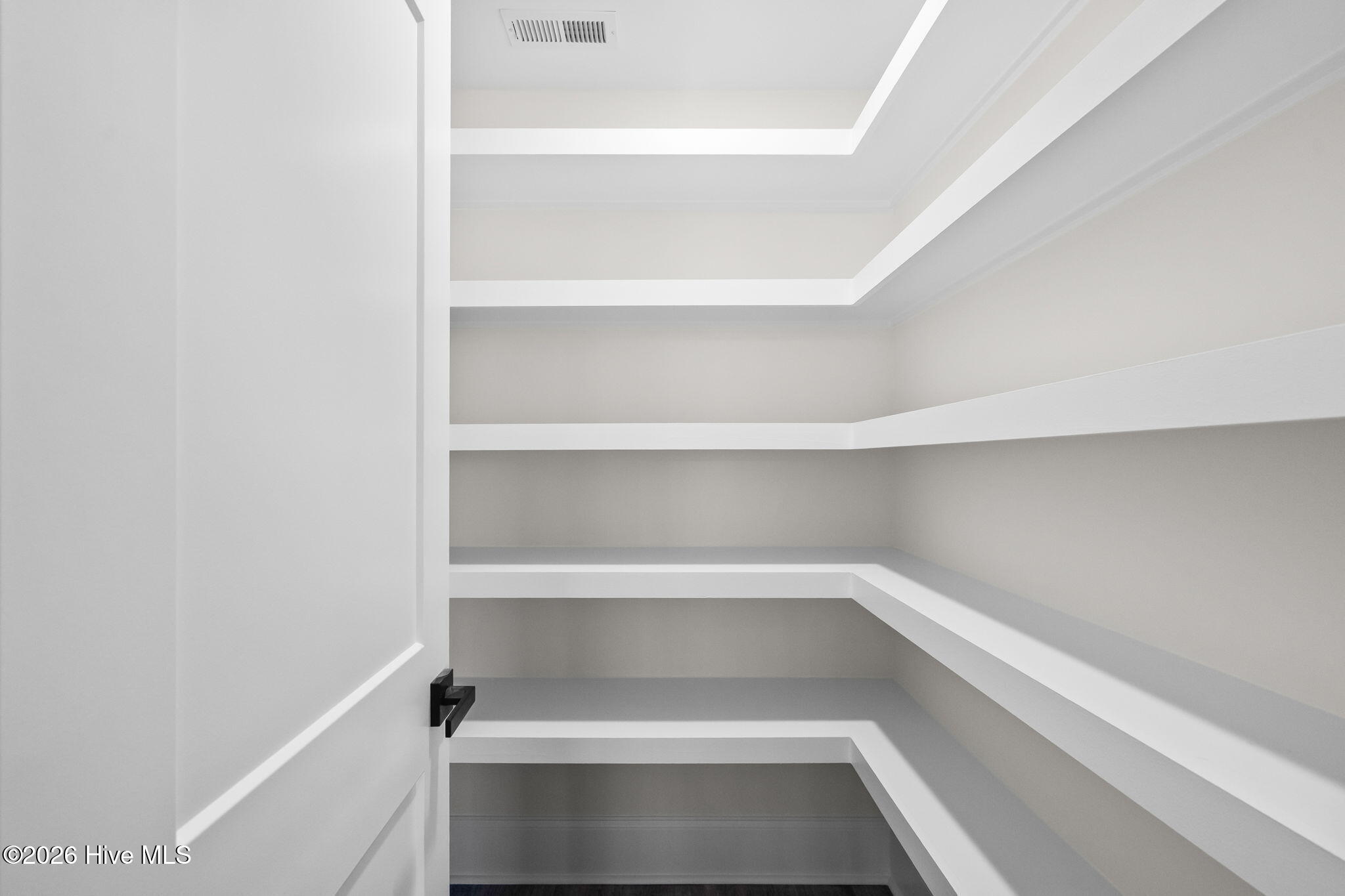 100552175 | Photo 39