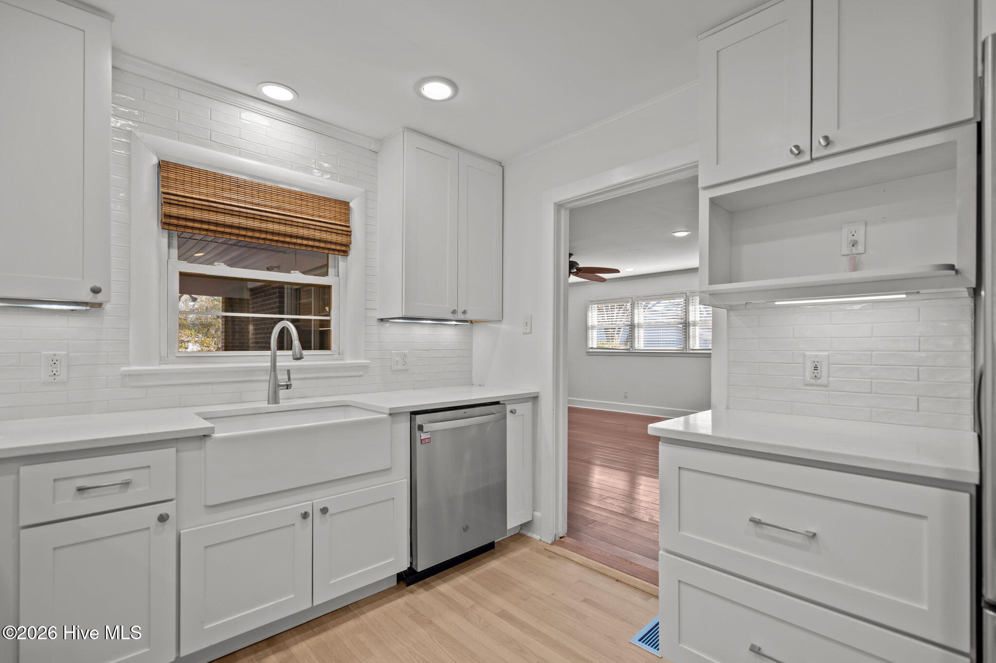 100548221 | Photo 15