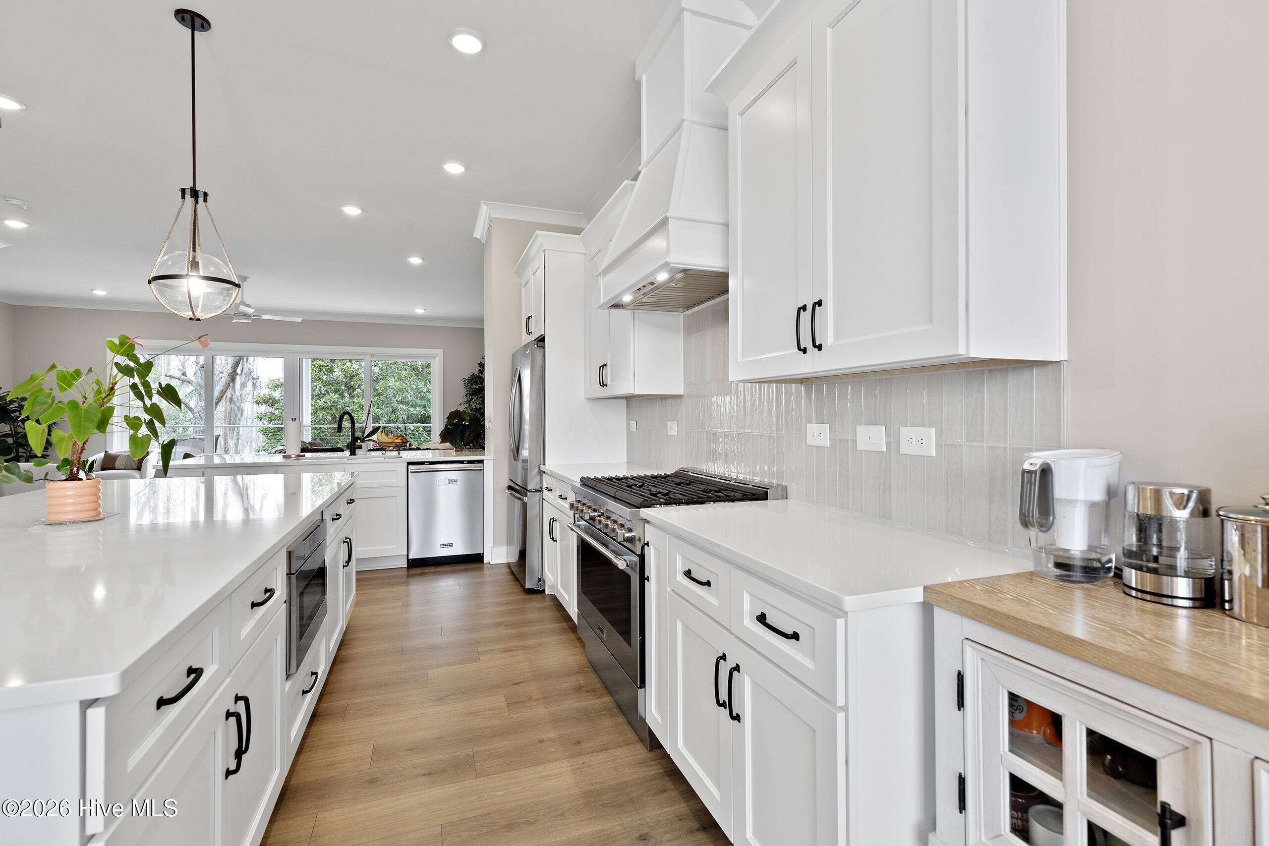 100563450 | Photo 23