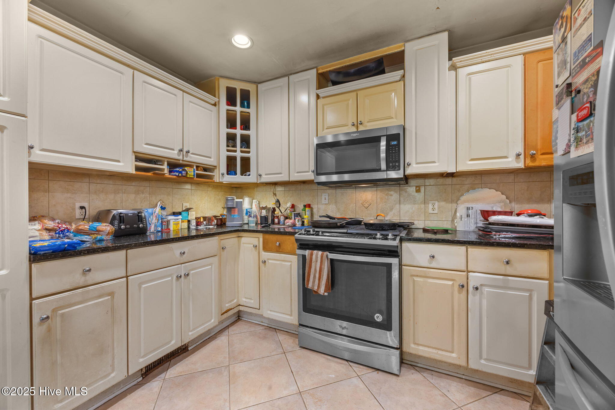 100566802 | Photo 30