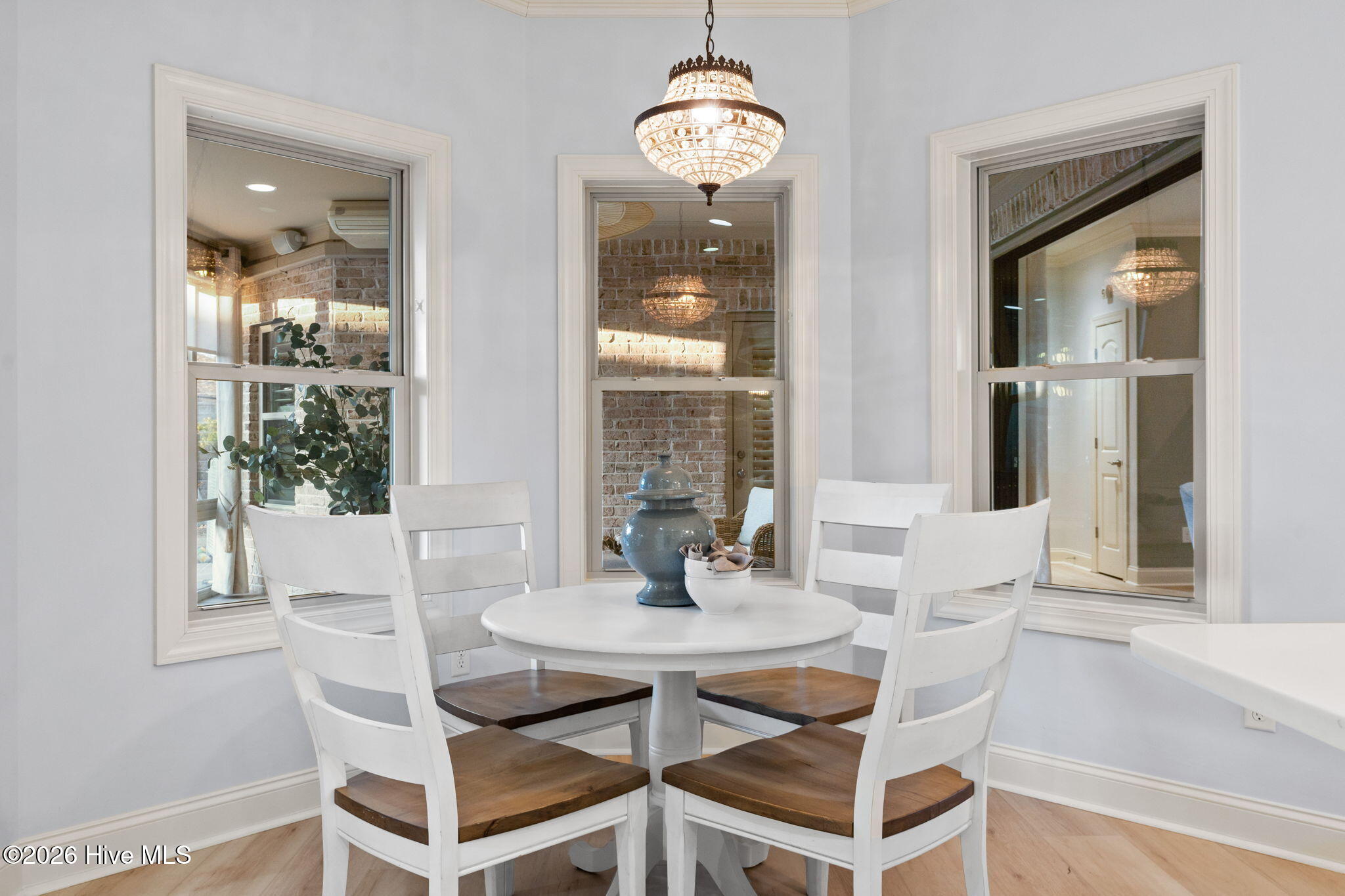 100538069 | Photo 15