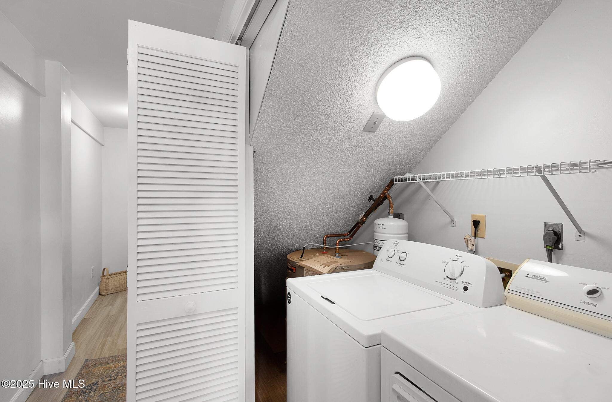 100533935 | Photo 27