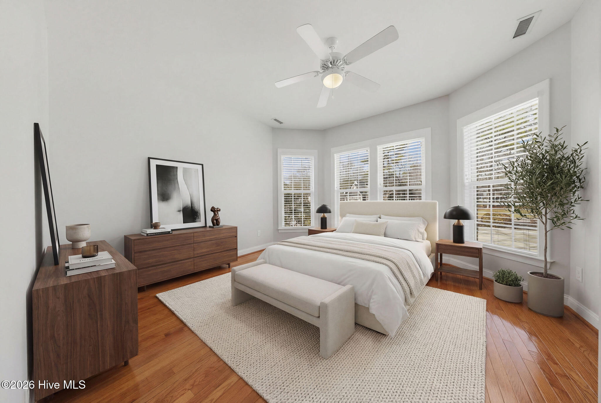 100560858 | Photo 41